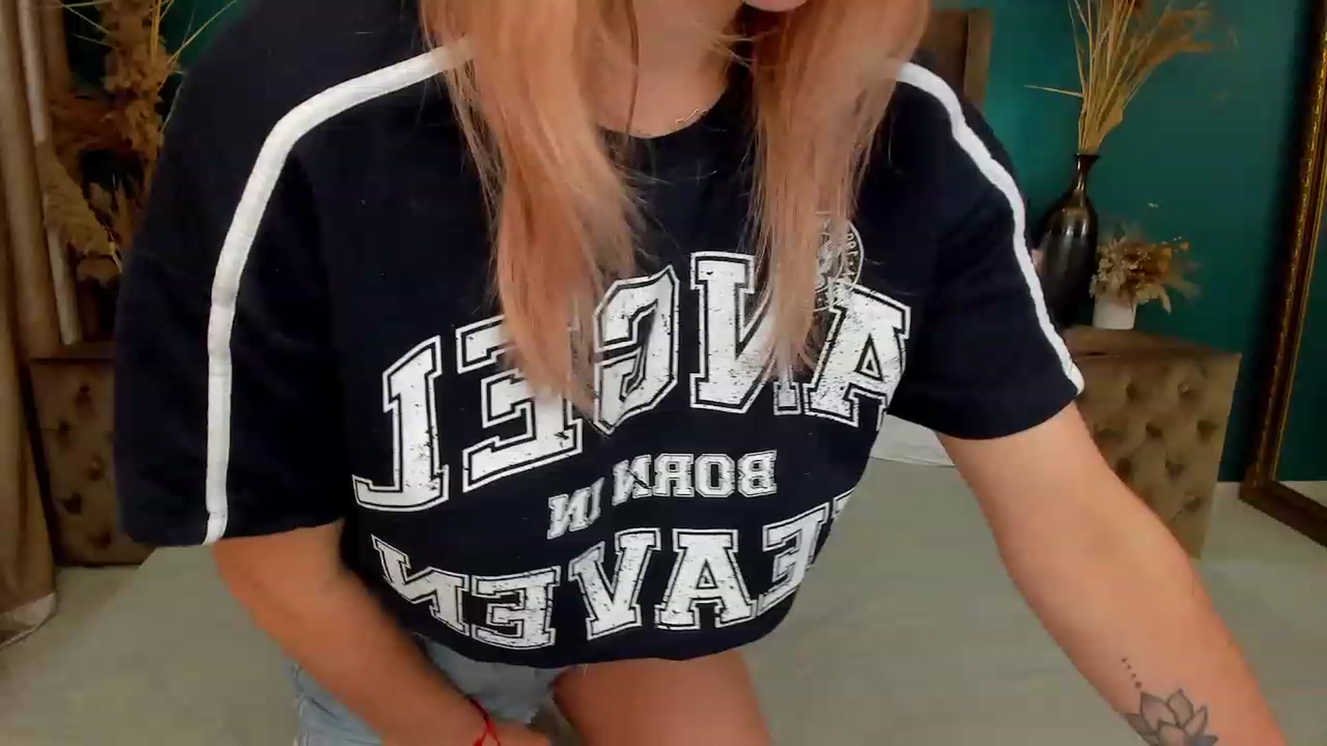 Gallery image thumbnail from SofiBloom's myfreecams stream on, 07/11/2023, 12:02 image 8 of 20