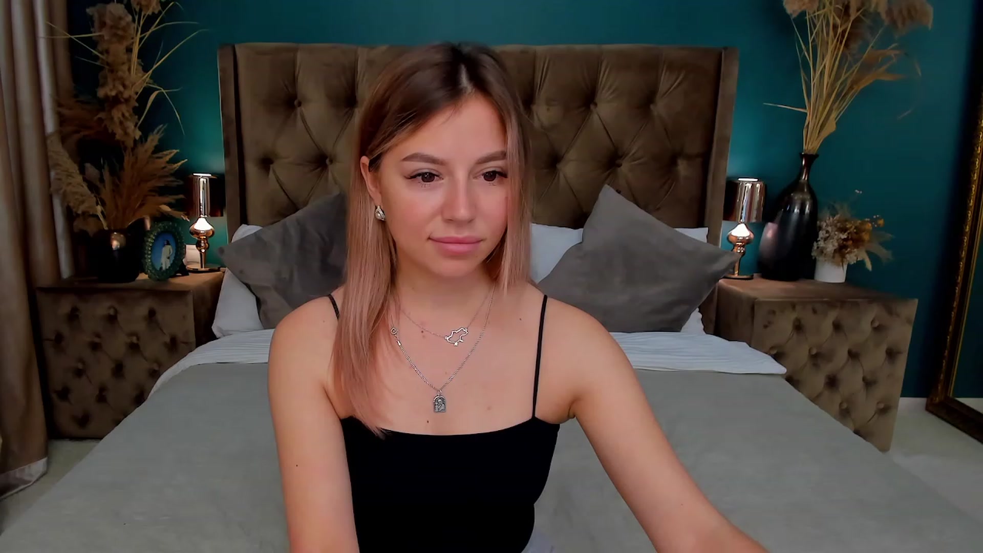 Gallery image thumbnail from SofiBloom's myfreecams stream on, 07/12/2023, 11:15 image 18 of 20