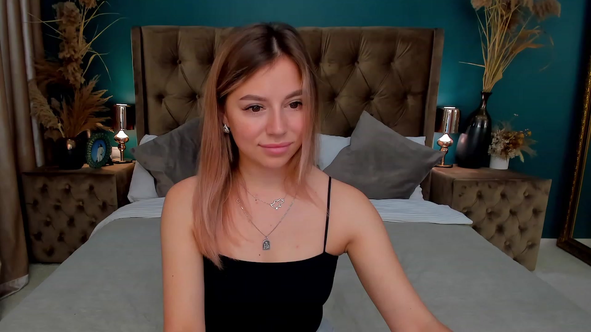 Gallery image thumbnail from SofiBloom's myfreecams stream on, 07/12/2023, 11:15 image 16 of 20