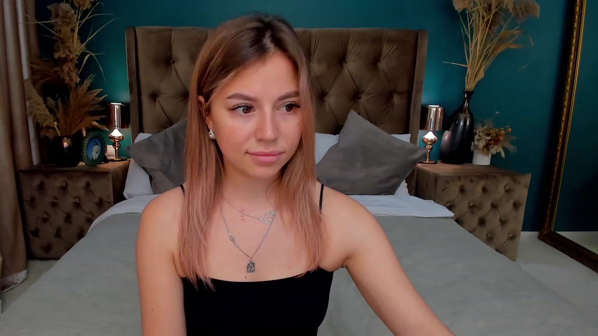 Gallery image thumbnail from SofiBloom's myfreecams stream on, 07/12/2023, 12:00 image 8 of 20