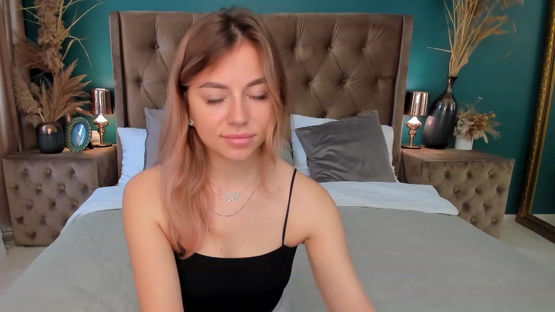 Gallery image thumbnail from SofiBloom's myfreecams stream on, 07/13/2023, 06:37 image 17 of 20