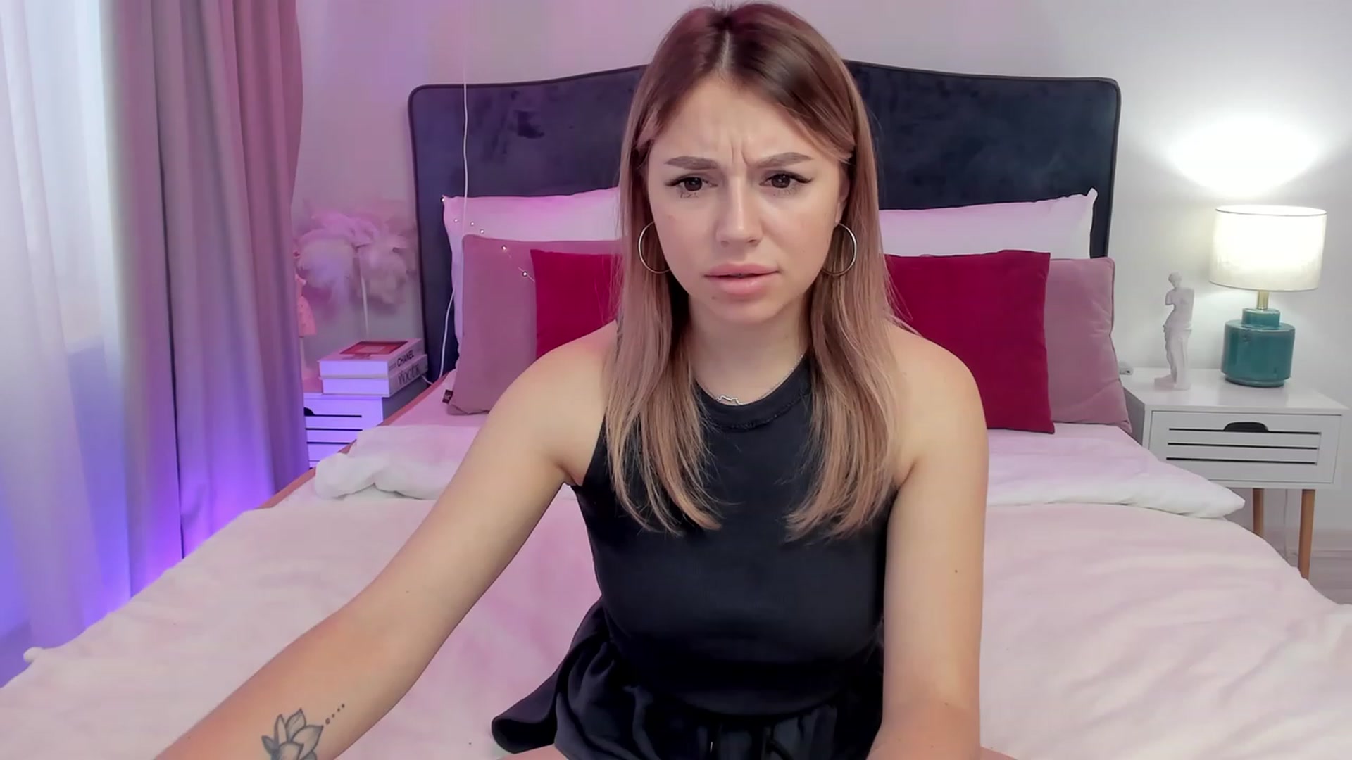 Gallery image thumbnail from SofiBloom's myfreecams stream on, 07/14/2023, 08:21 image 14 of 20