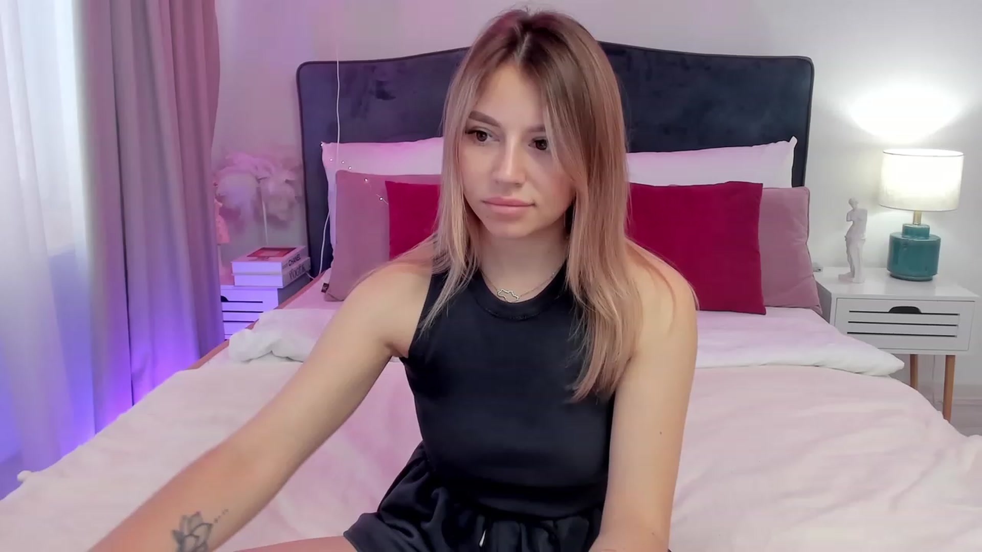 Gallery image thumbnail from SofiBloom's myfreecams stream on, 07/14/2023, 08:21 image 4 of 20