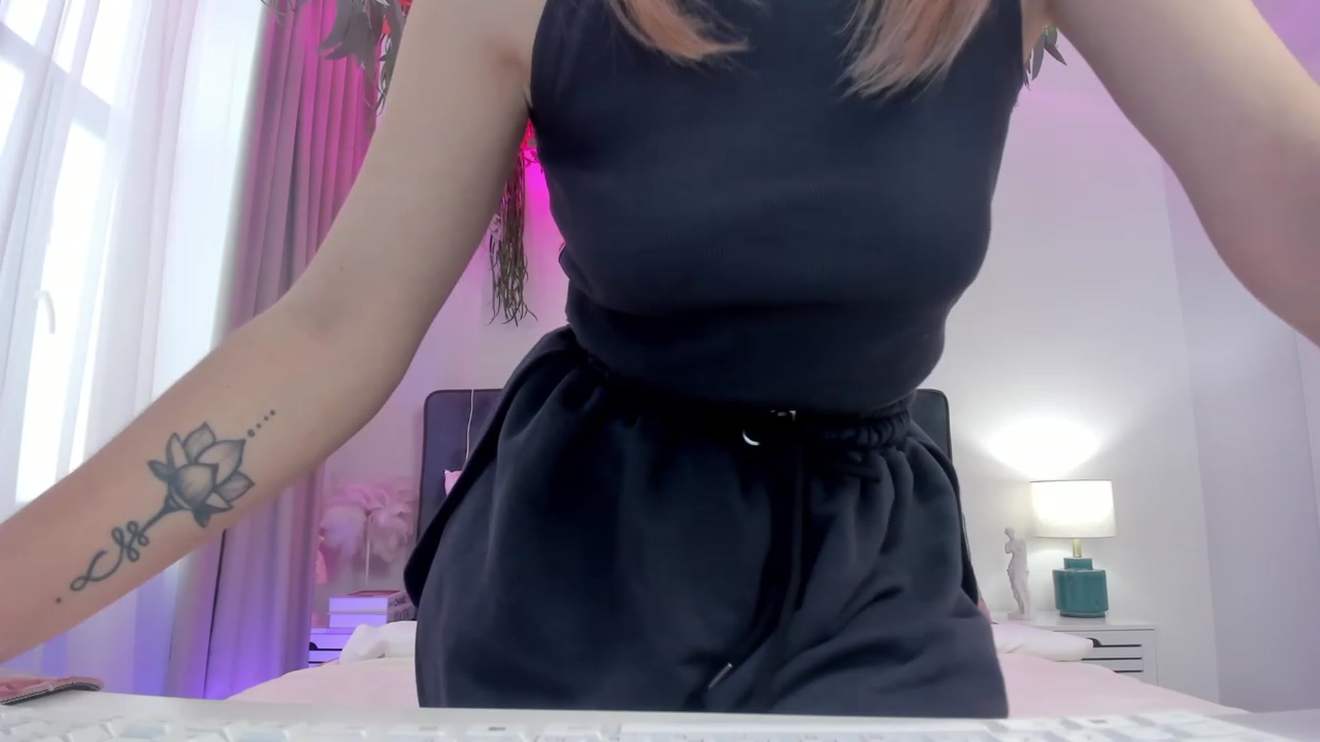 Gallery image thumbnail from SofiBloom's myfreecams stream on, 07/14/2023, 11:58 image 9 of 20