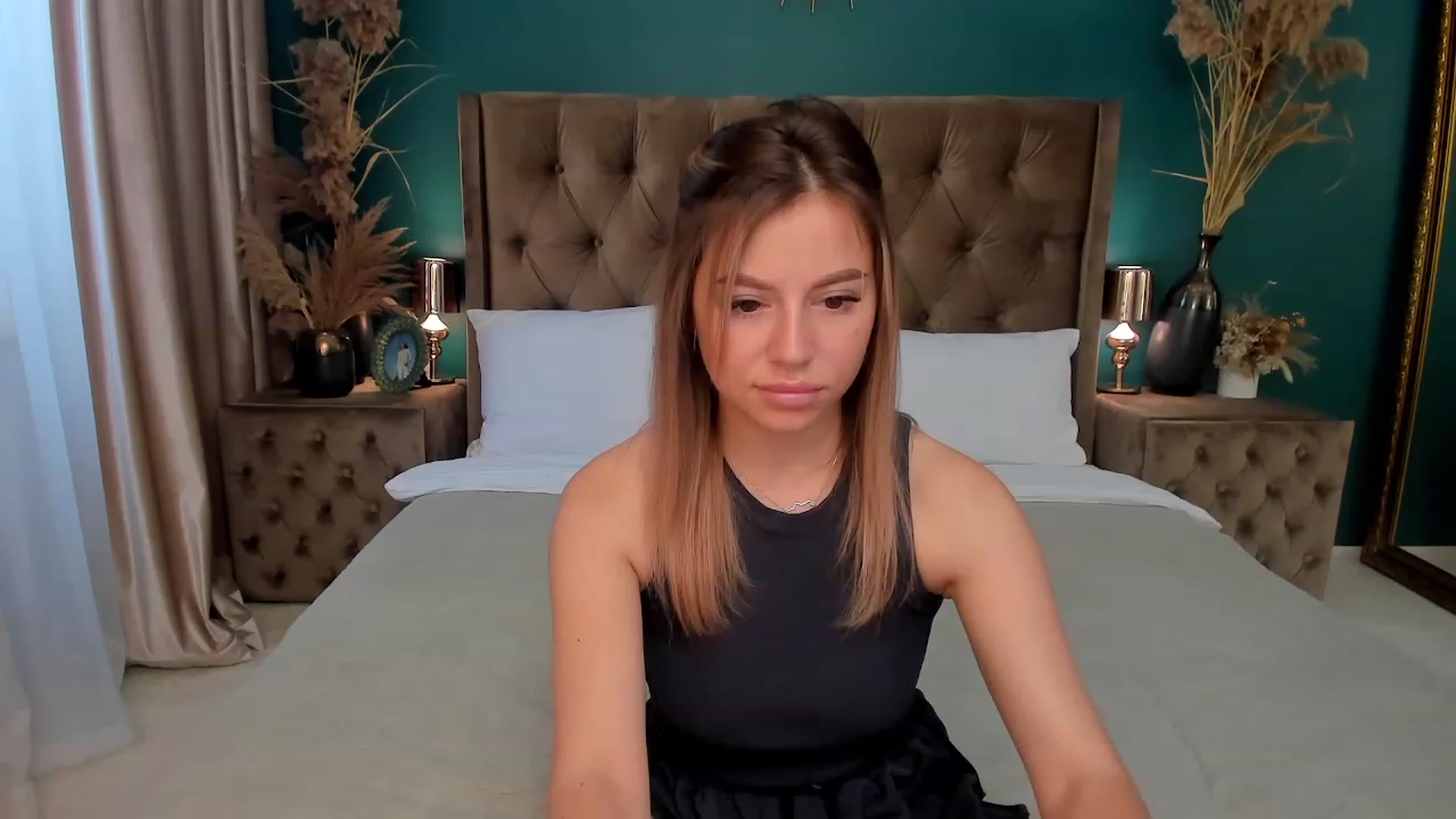 Gallery image thumbnail from SofiBloom's myfreecams stream on, 07/19/2023, 11:43 image 10 of 20