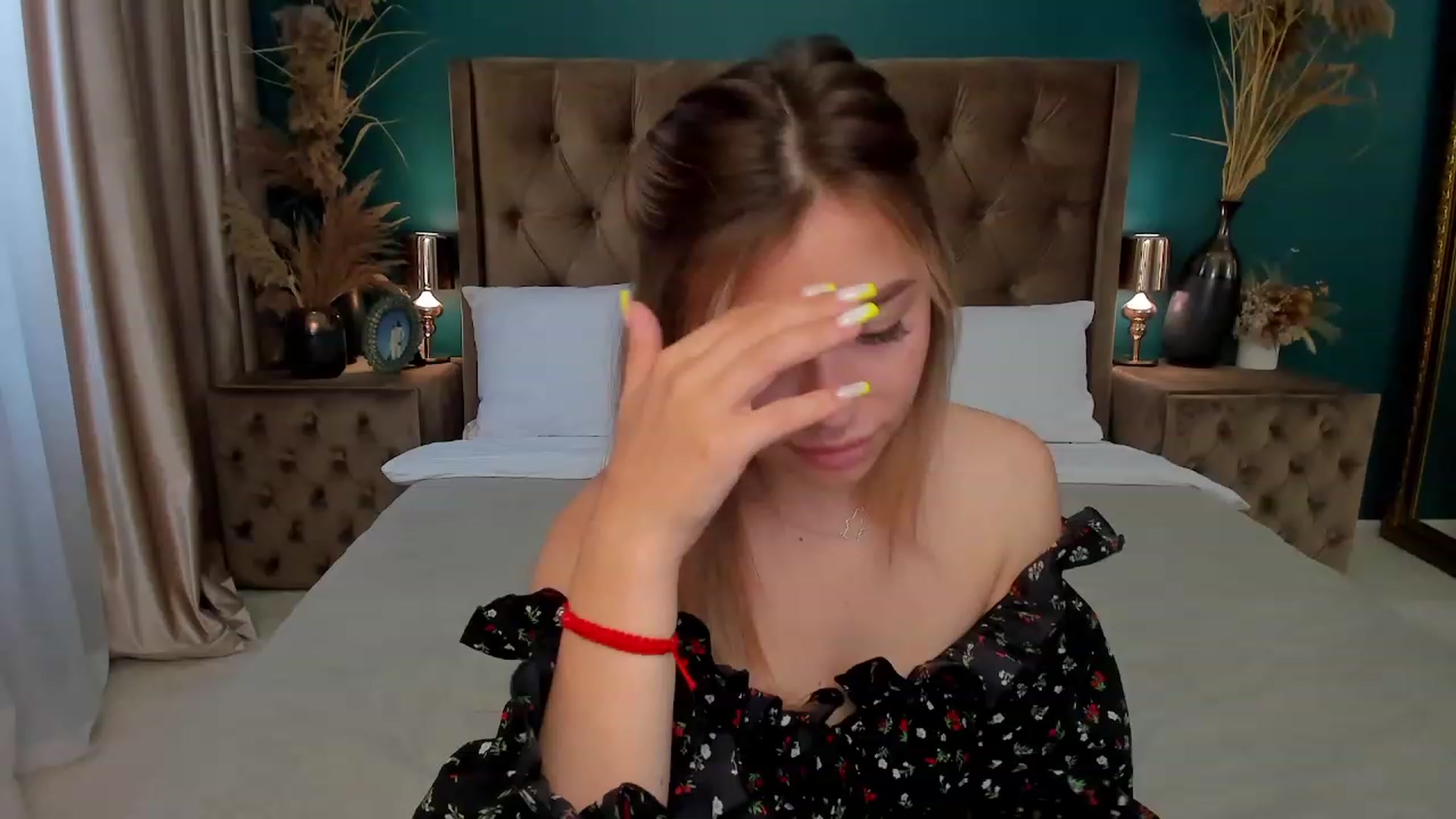 Gallery image thumbnail from SofiBloom's myfreecams stream on, 07/20/2023, 08:19 image 4 of 20