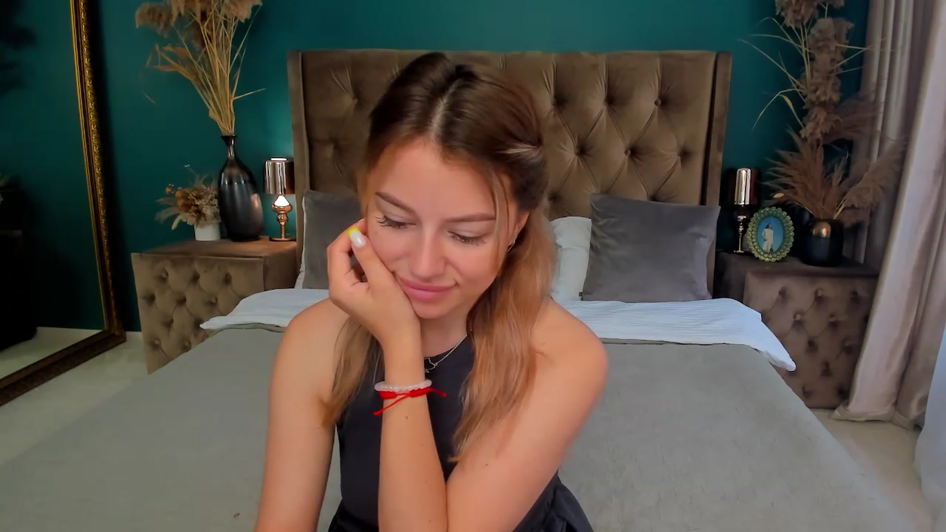 Gallery image thumbnail from SofiBloom's myfreecams stream on, 07/27/2023, 08:41 image 12 of 20