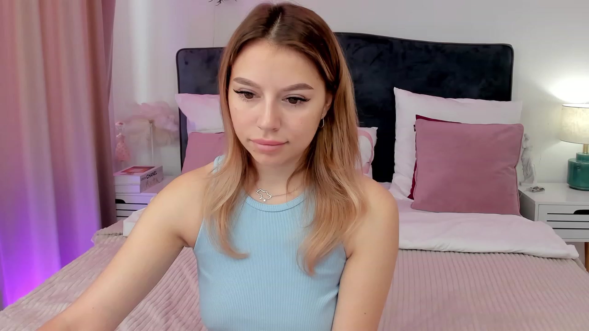 Gallery image thumbnail from SofiBloom's myfreecams stream on, 08/04/2023, 07:25 image 11 of 20