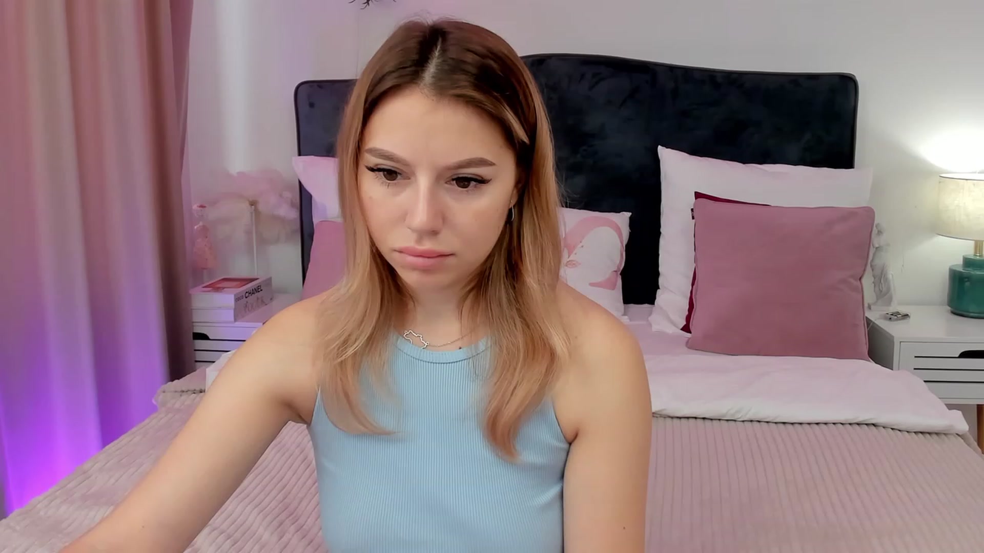 Gallery image thumbnail from SofiBloom's myfreecams stream on, 08/04/2023, 07:25 image 16 of 20