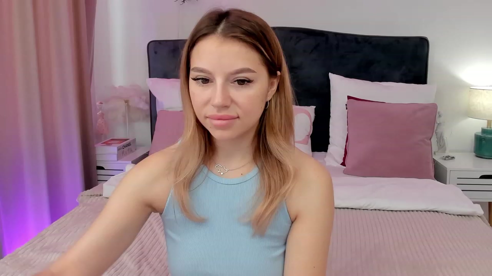 Gallery image thumbnail from SofiBloom's myfreecams stream on, 08/04/2023, 07:25 image 13 of 20