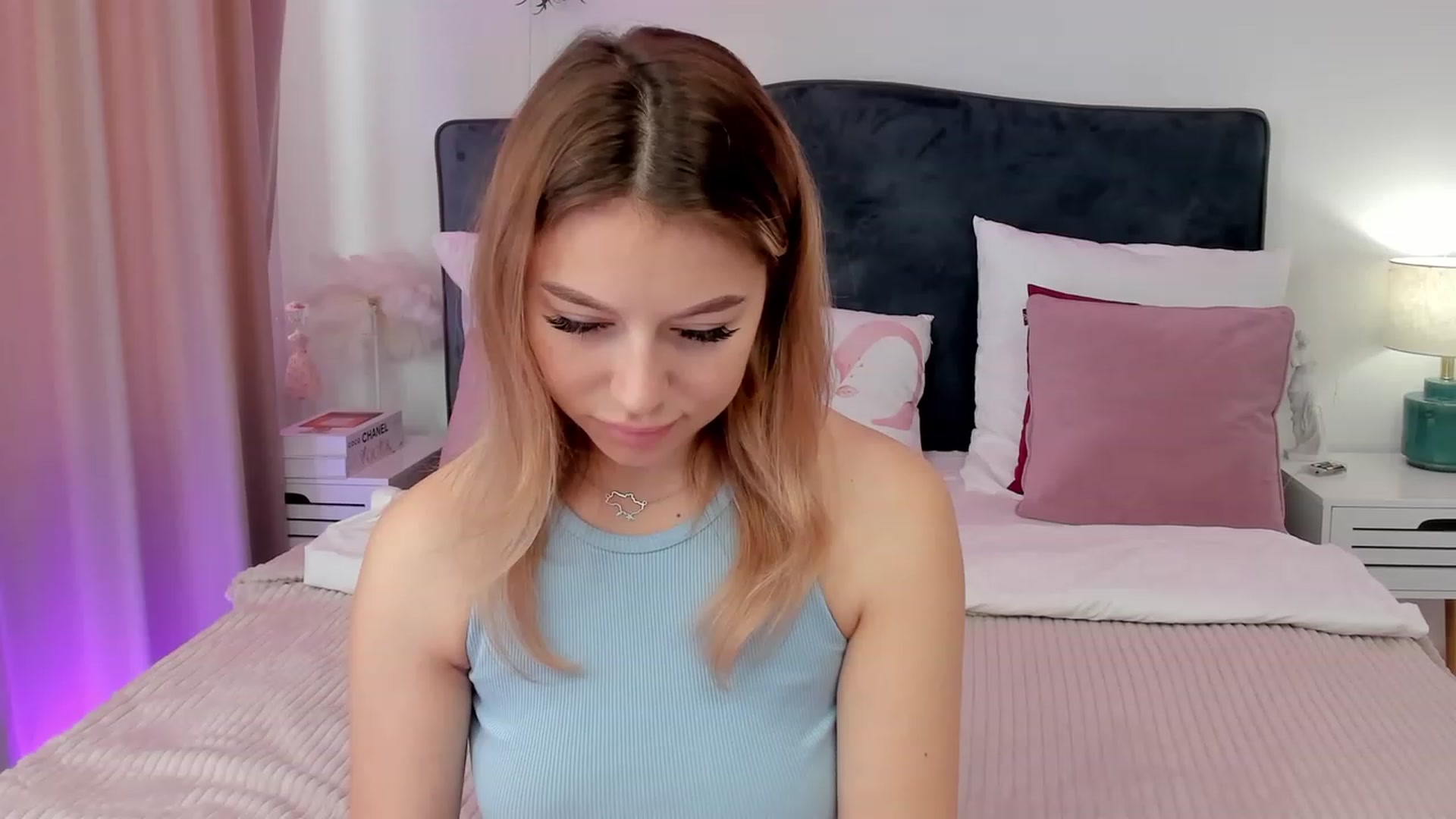 Gallery image thumbnail from SofiBloom's myfreecams stream on, 08/04/2023, 07:25 image 8 of 20