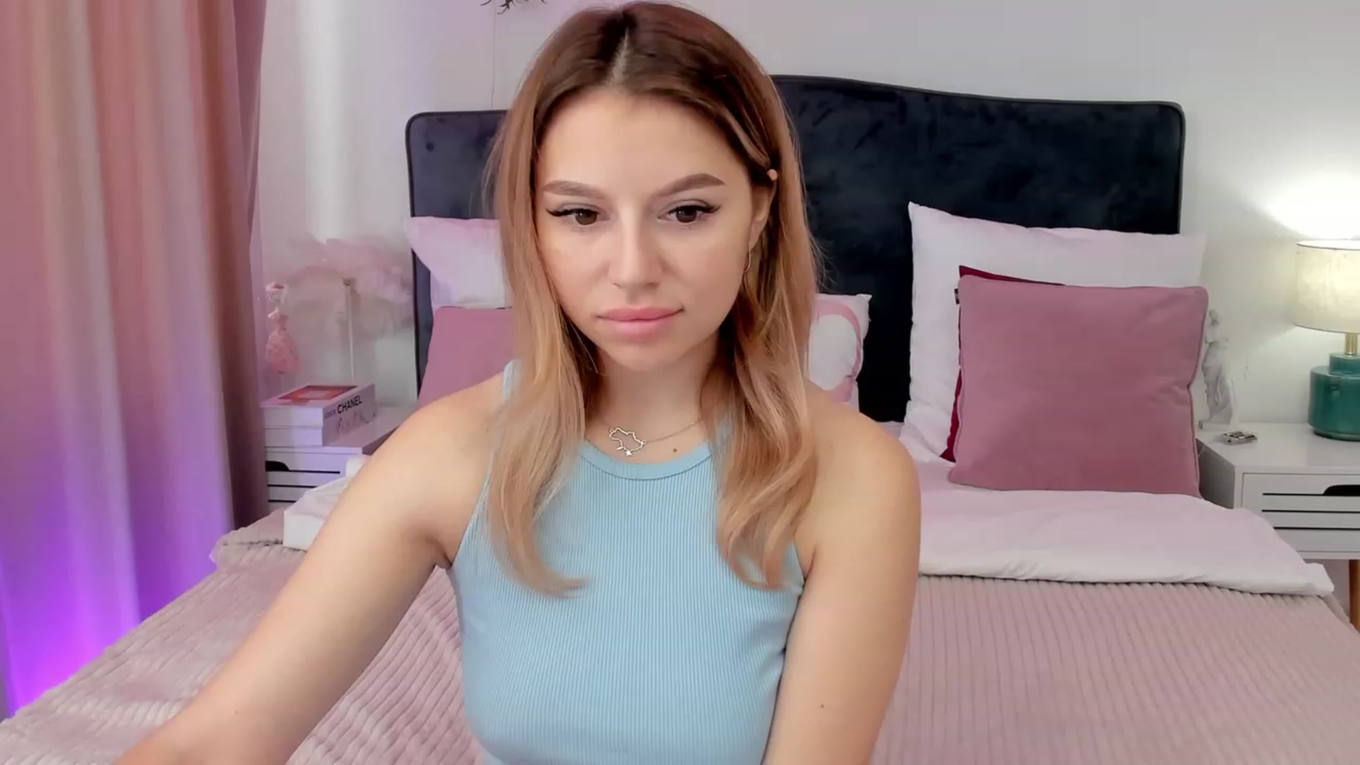 Gallery image thumbnail from SofiBloom's myfreecams stream on, 08/04/2023, 07:25 image 6 of 20