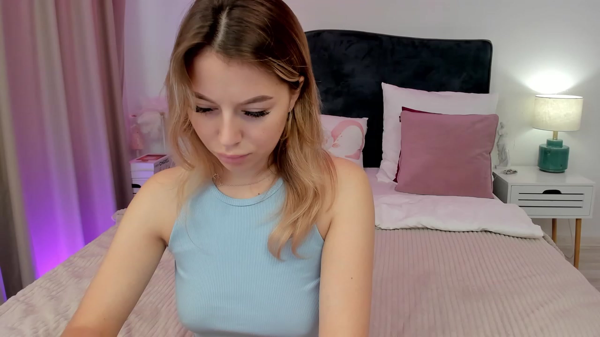 Gallery image thumbnail from SofiBloom's myfreecams stream on, 08/04/2023, 11:01 image 14 of 20