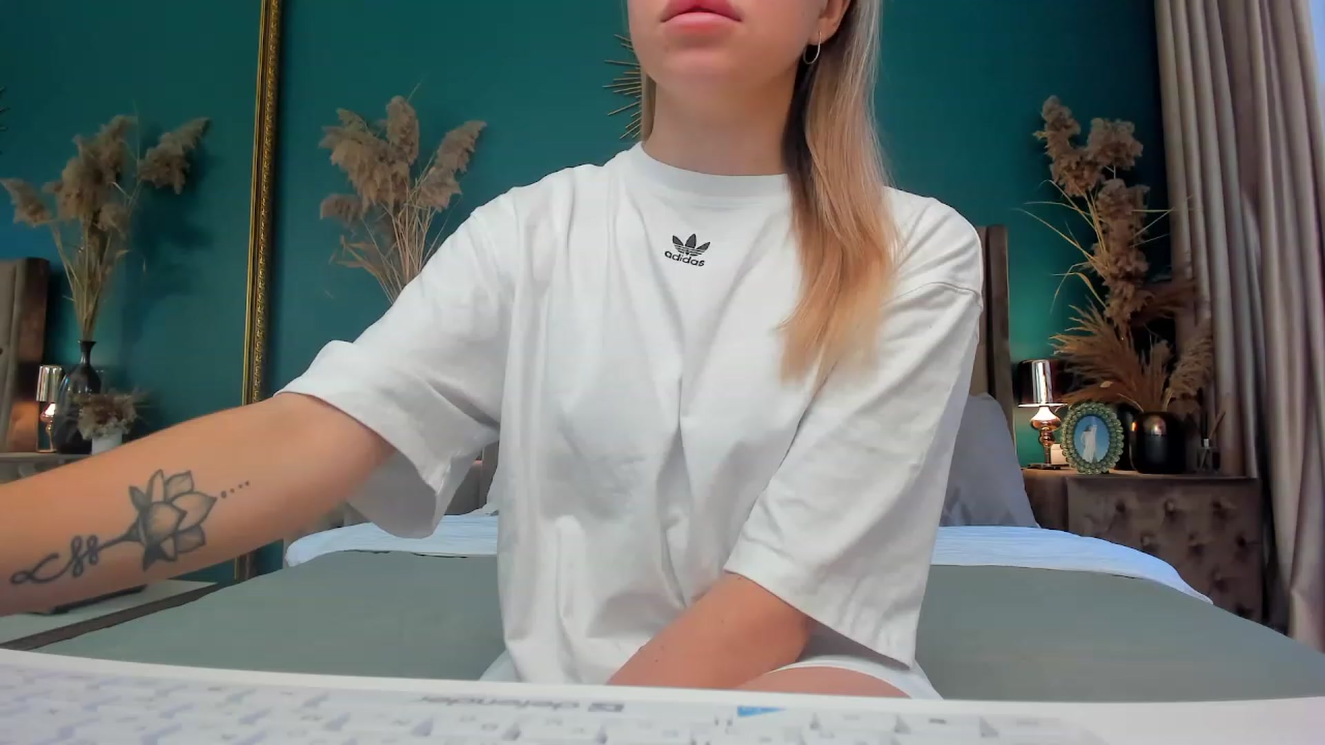 Gallery image thumbnail from SofiBloom's myfreecams stream on, 08/09/2023, 06:15 image 12 of 20