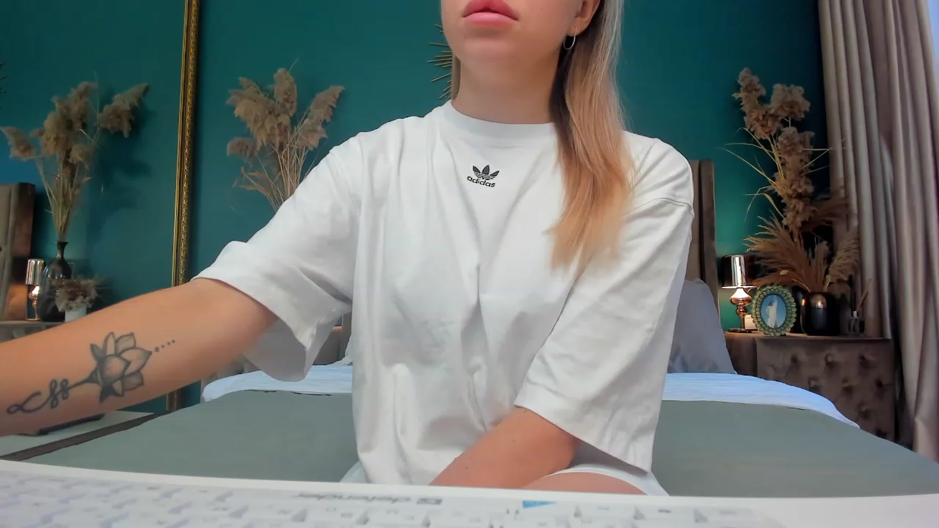 Gallery image thumbnail from SofiBloom's myfreecams stream on, 08/09/2023, 06:15 image 11 of 20