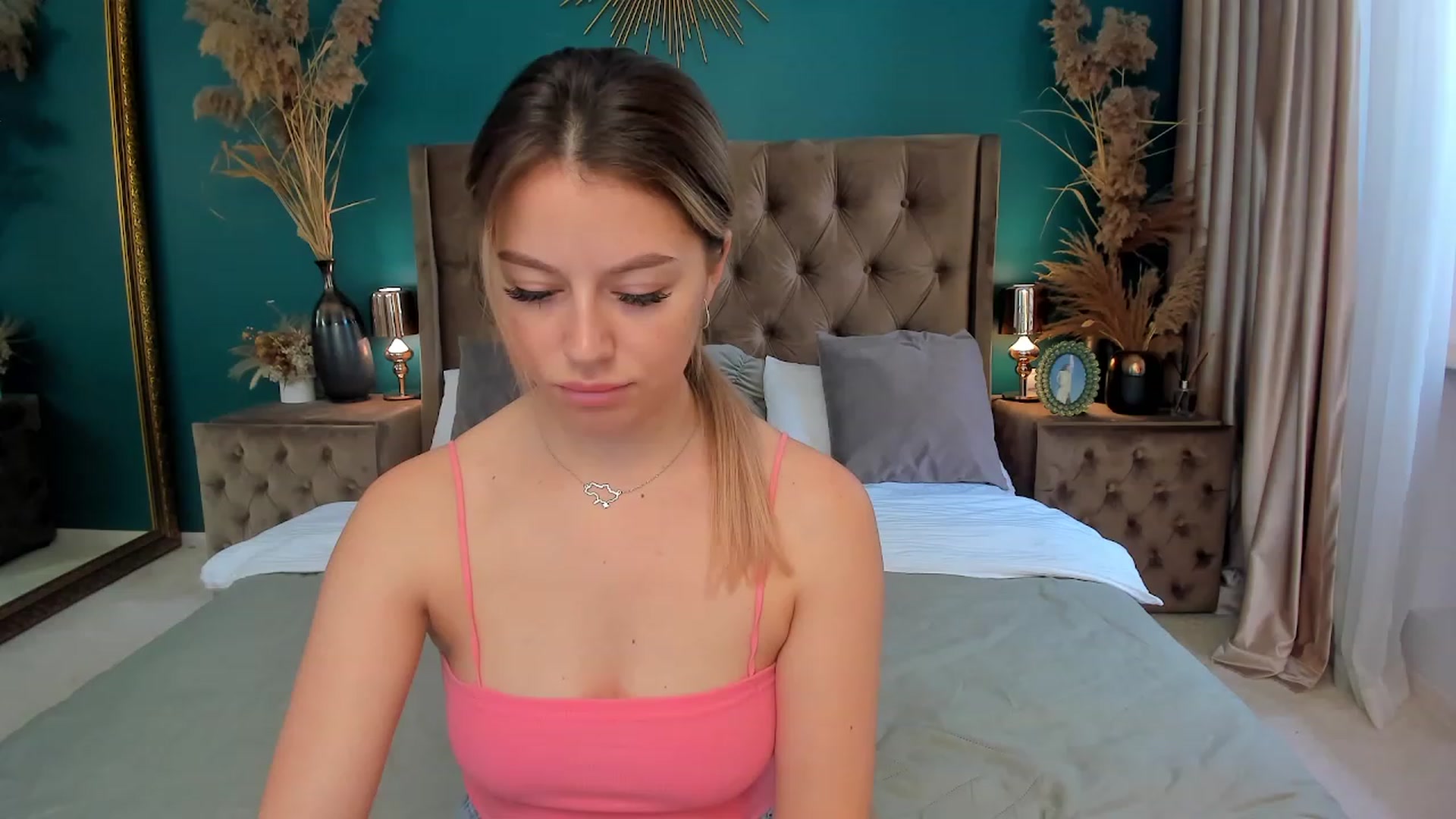 Gallery image thumbnail from SofiBloom's myfreecams stream on, 08/09/2023, 10:18 image 16 of 20