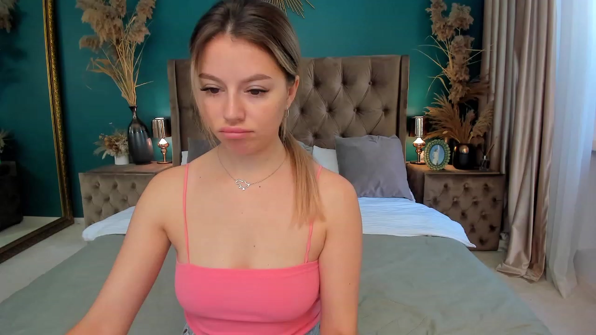 Gallery image thumbnail from SofiBloom's myfreecams stream on, 08/09/2023, 10:18 image 18 of 20
