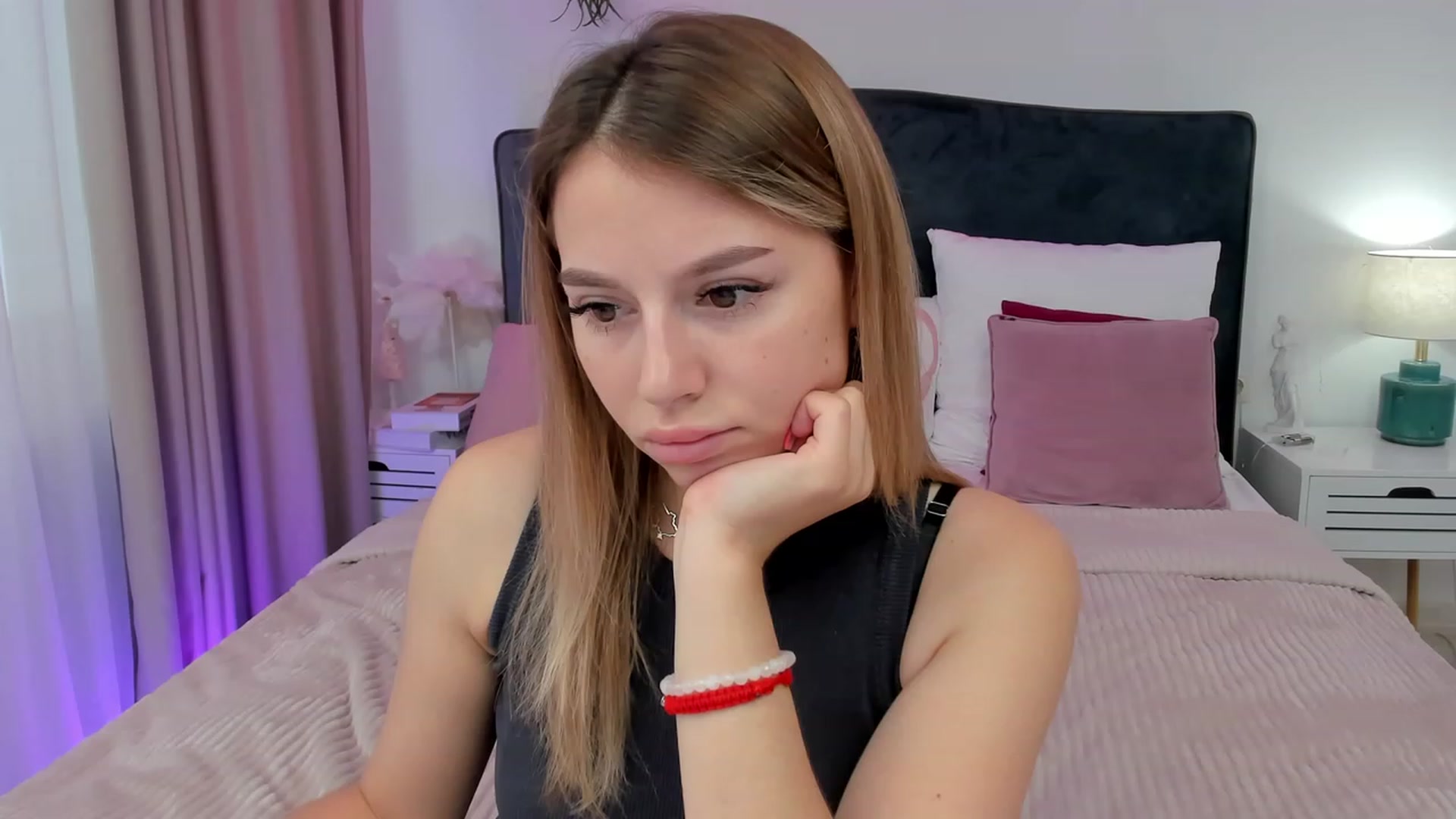 Gallery image thumbnail from SofiBloom's myfreecams stream on, 08/11/2023, 11:59 image 17 of 20