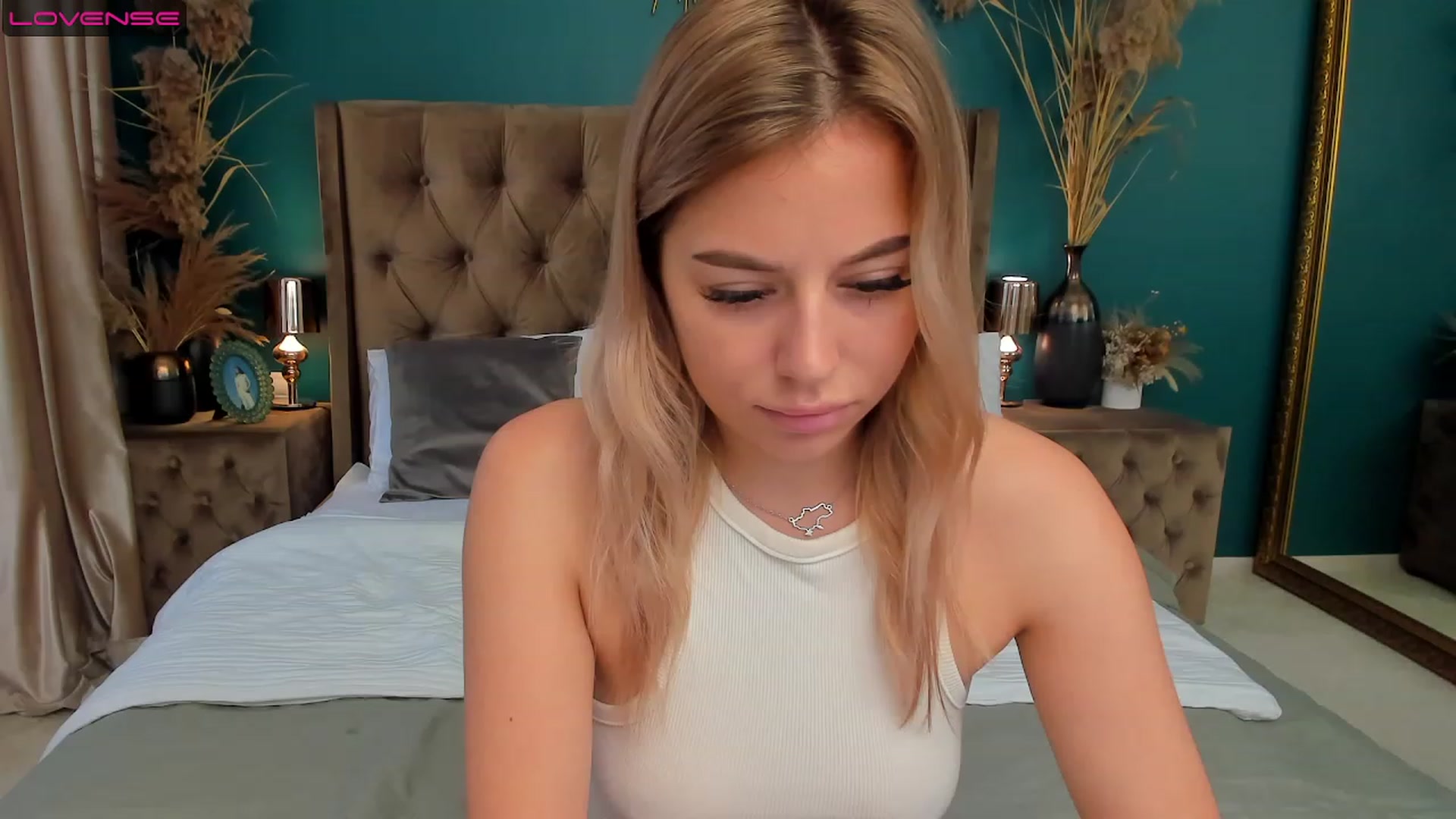 Gallery image thumbnail from SofiBloom's myfreecams stream on, 08/13/2023, 10:22 image 11 of 20