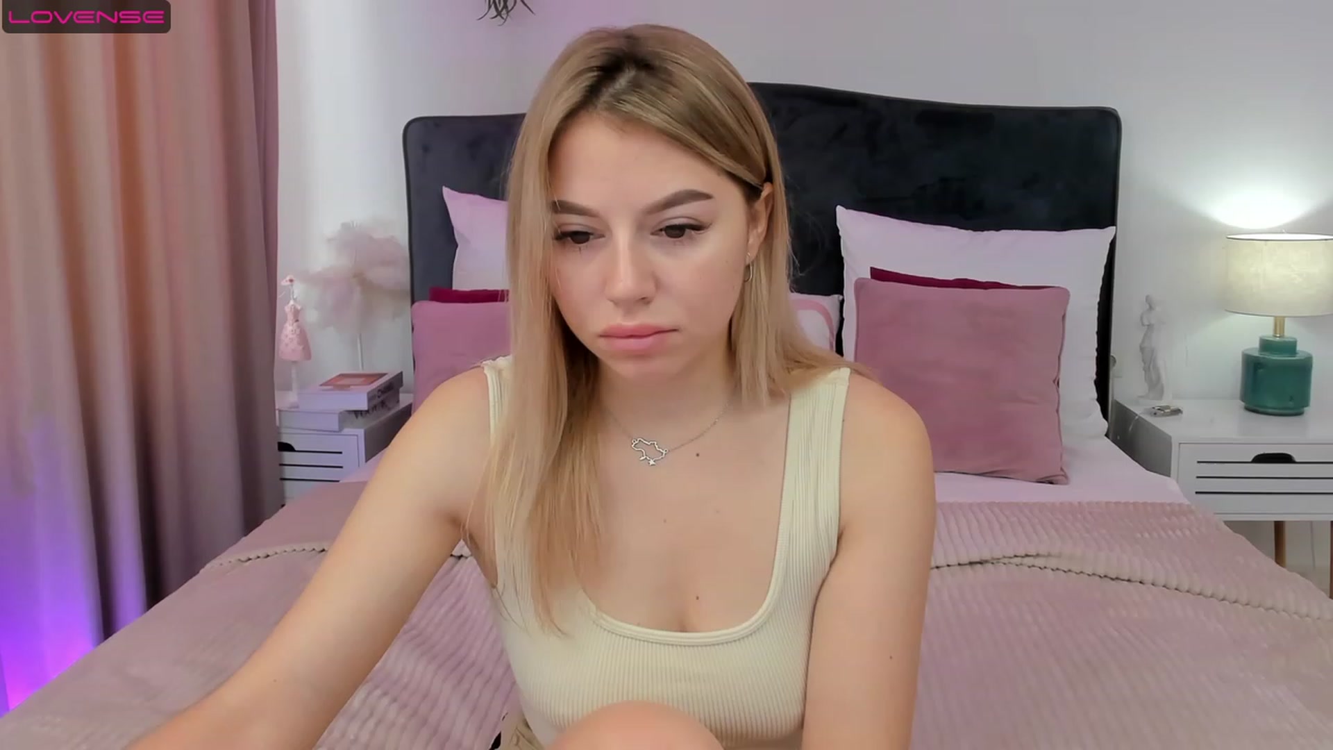 Gallery image thumbnail from SofiBloom's myfreecams stream on, 08/14/2023, 05:51 image 8 of 20