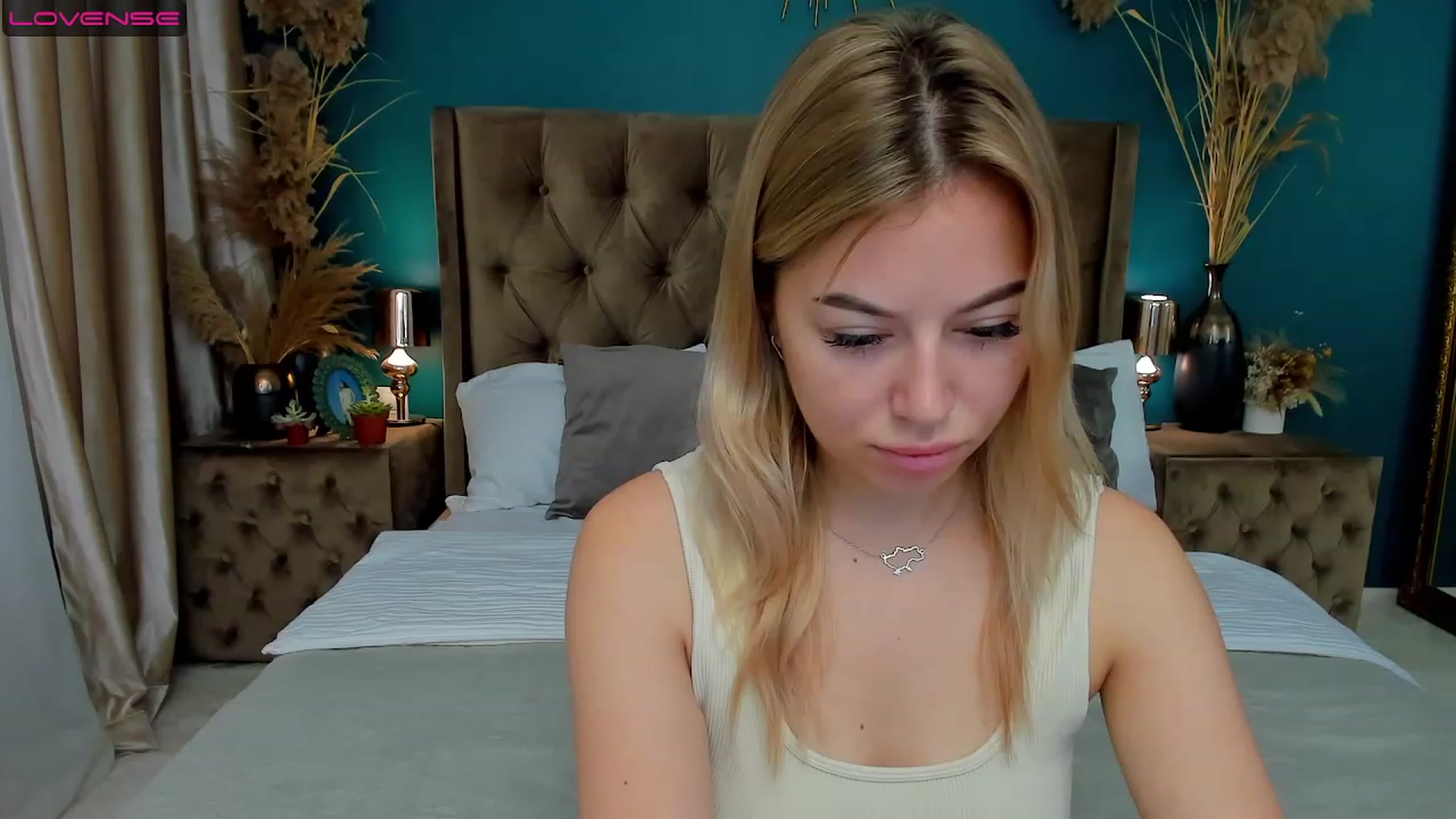 Gallery image thumbnail from SofiBloom's myfreecams stream on, 08/16/2023, 06:42 image 14 of 20