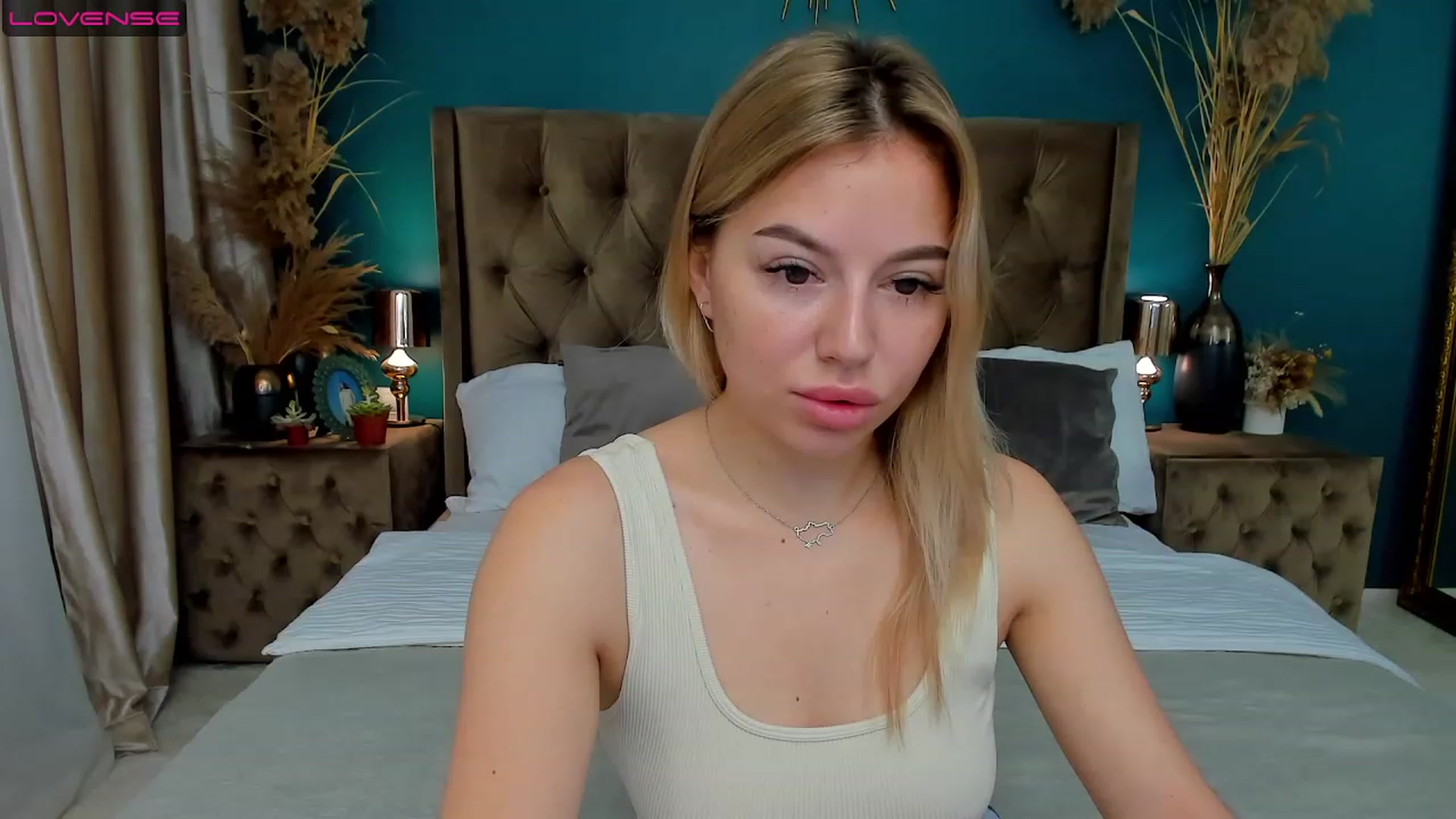 Gallery image thumbnail from SofiBloom's myfreecams stream on, 08/16/2023, 06:42 image 16 of 20