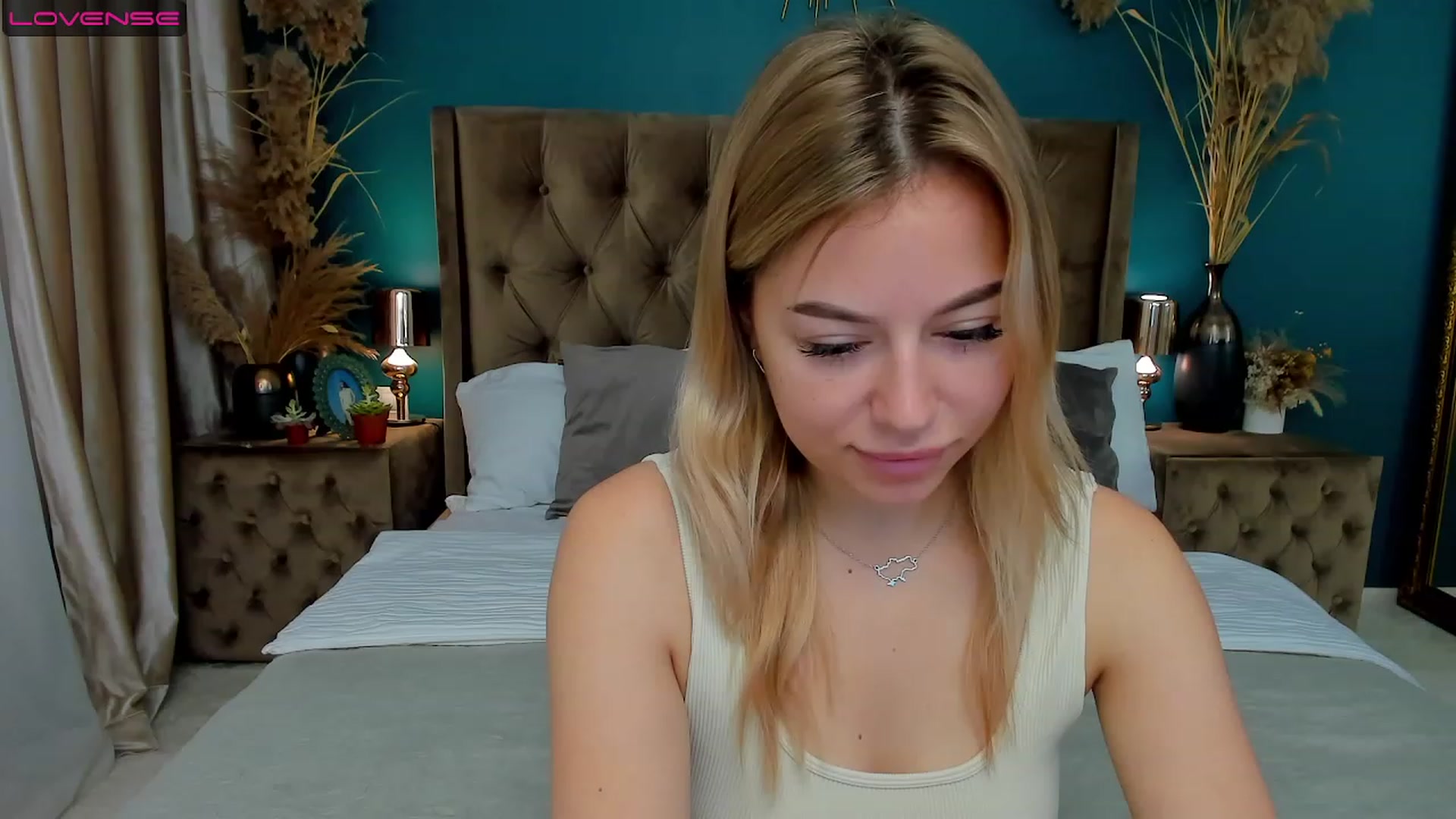 Gallery image thumbnail from SofiBloom's myfreecams stream on, 08/16/2023, 06:42 image 10 of 20