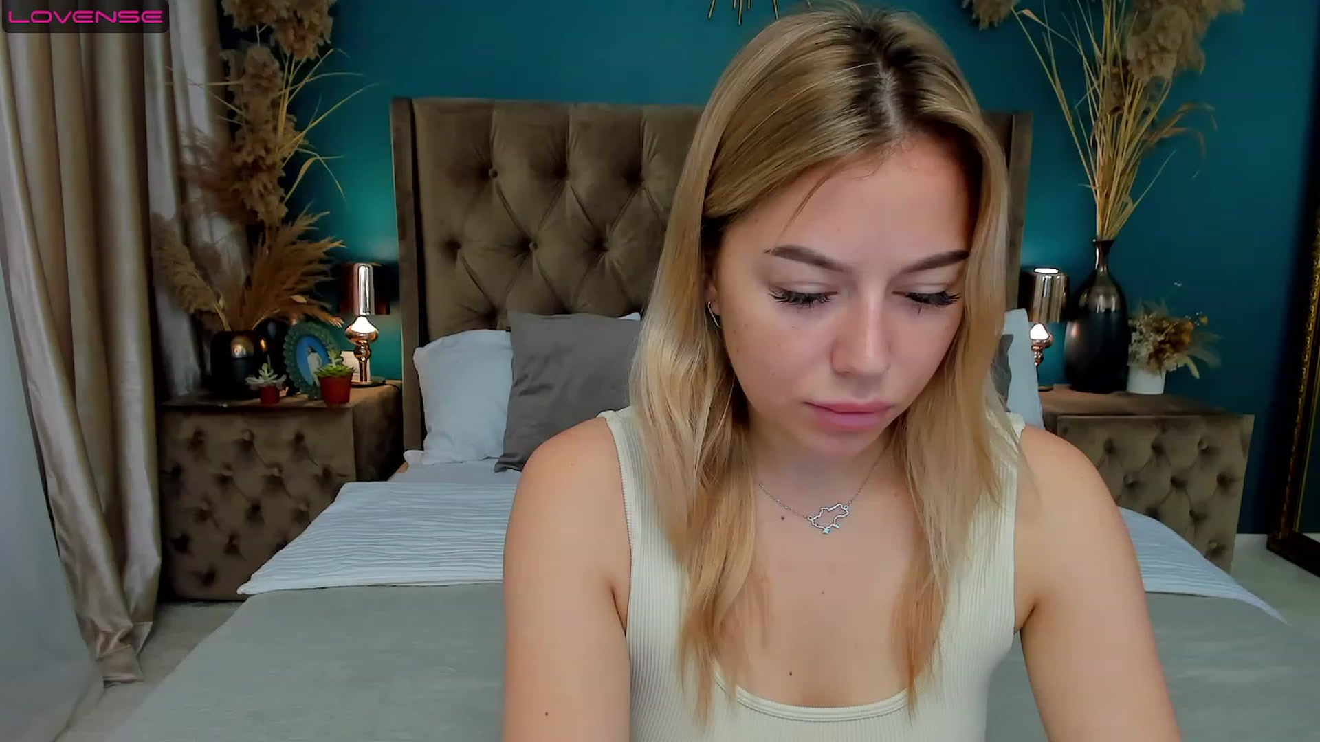 Gallery image thumbnail from SofiBloom's myfreecams stream on, 08/16/2023, 06:42 image 9 of 20