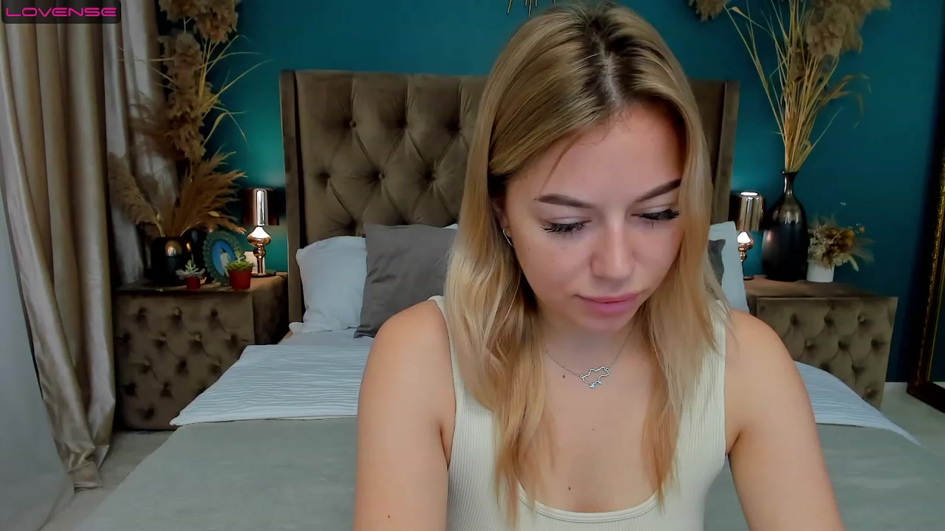 Gallery image thumbnail from SofiBloom's myfreecams stream on, 08/16/2023, 06:42 image 8 of 20