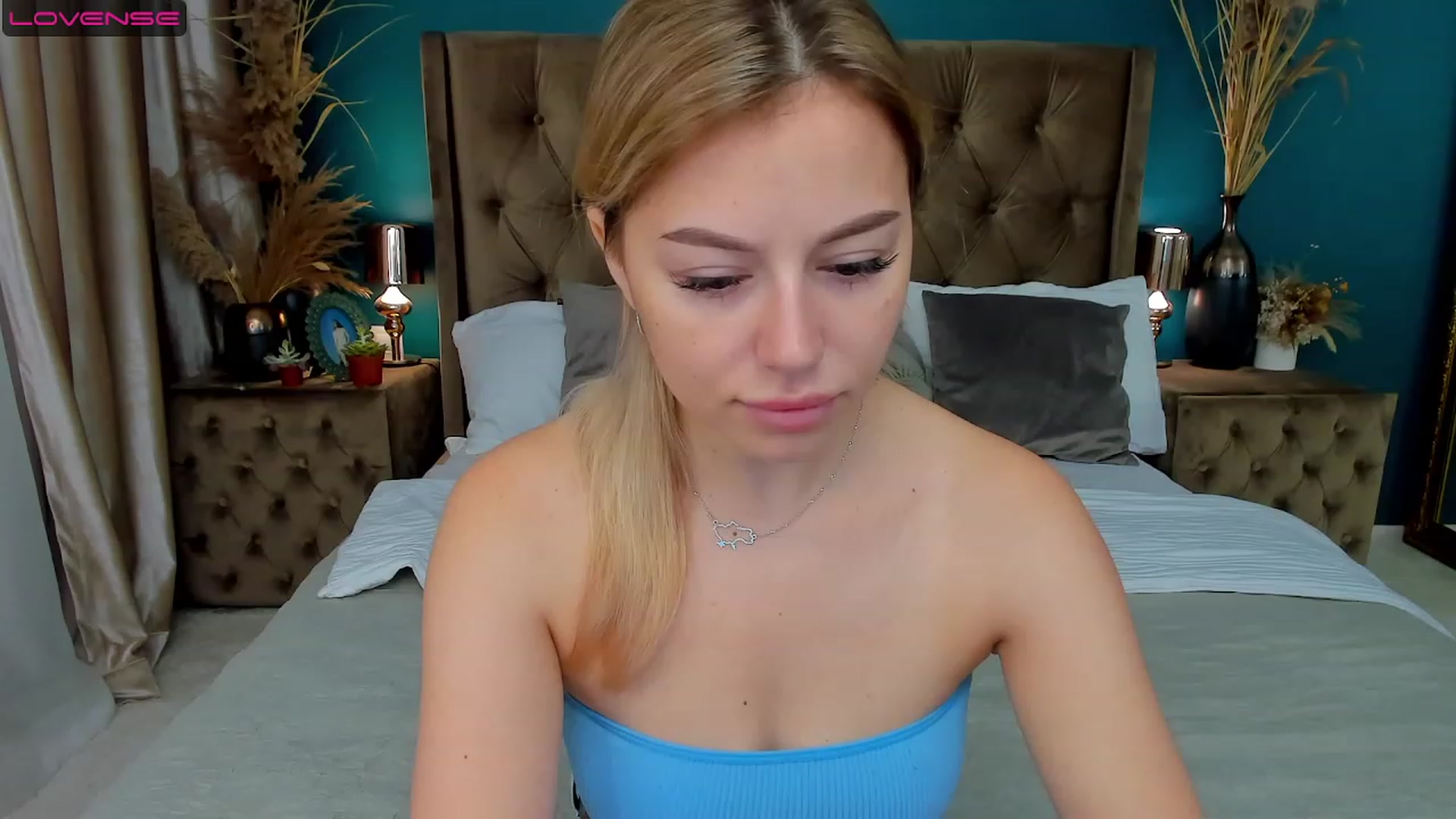 Gallery image thumbnail from SofiBloom's myfreecams stream on, 08/16/2023, 08:08 image 4 of 20