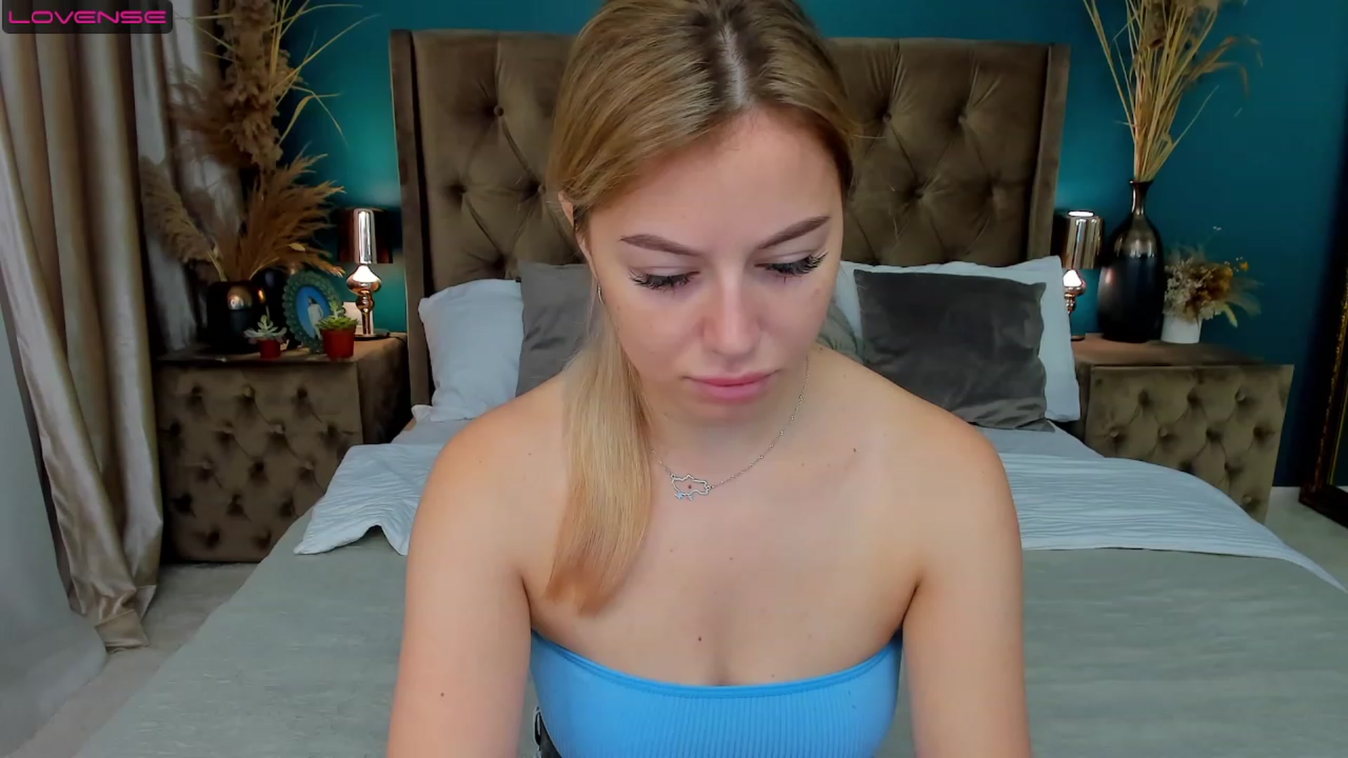 Gallery image thumbnail from SofiBloom's myfreecams stream on, 08/16/2023, 08:08 image 7 of 20