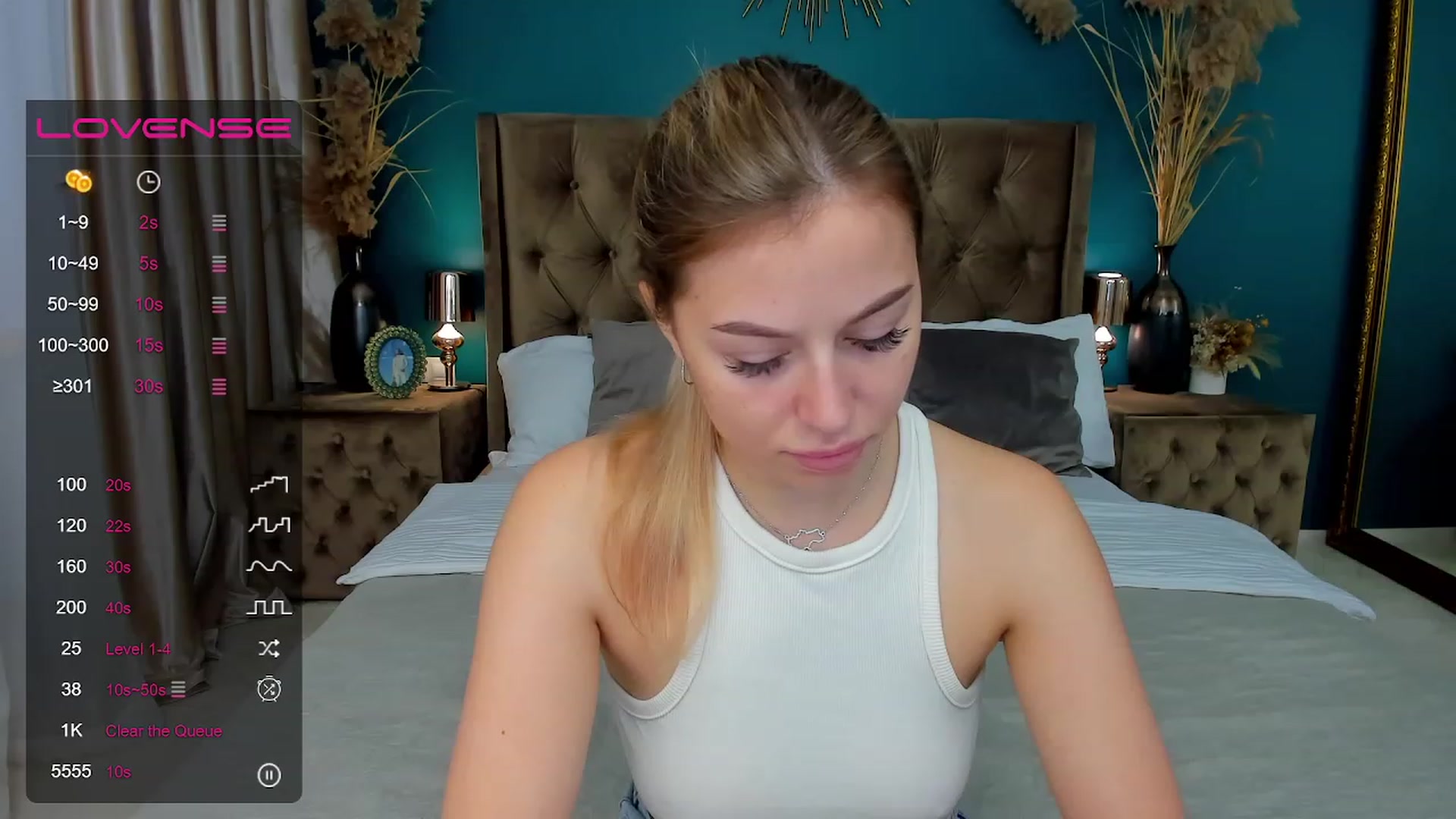 Gallery image thumbnail from SofiBloom's myfreecams stream on, 08/16/2023, 11:10 image 15 of 20
