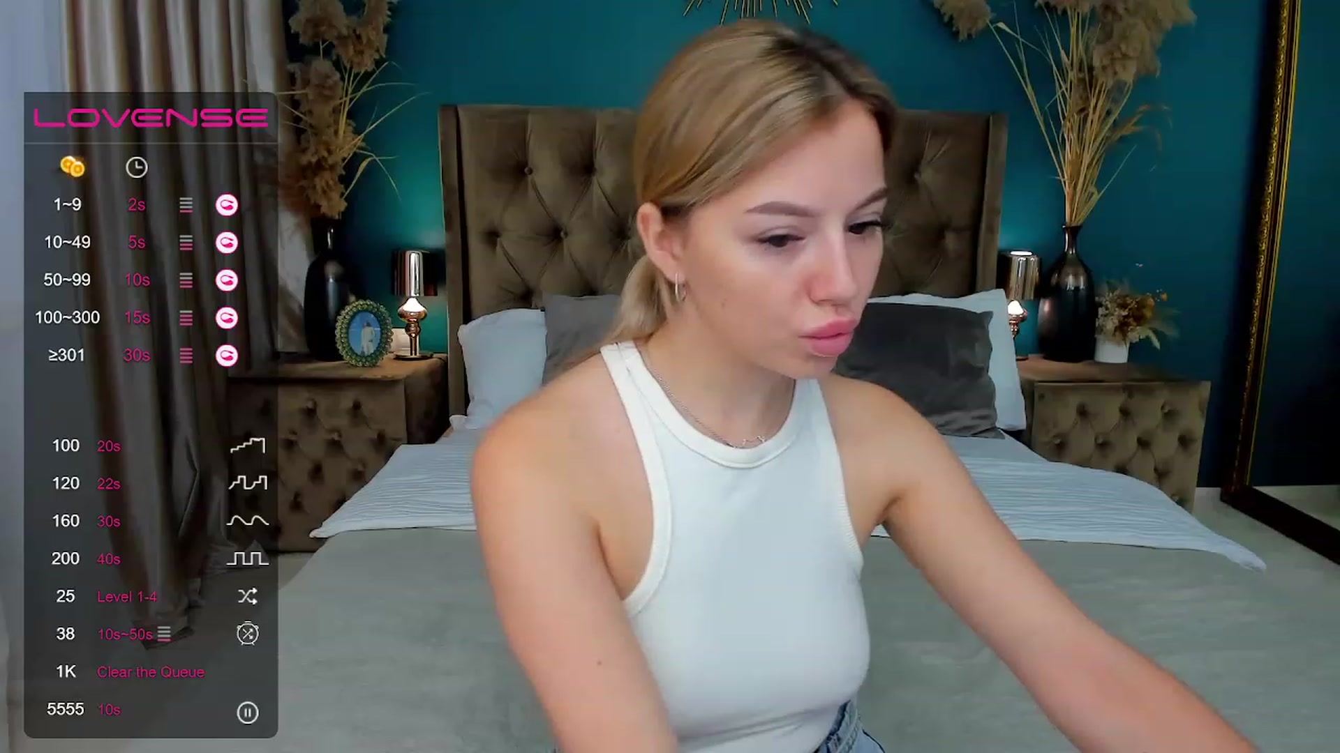 Gallery image thumbnail from SofiBloom's myfreecams stream on, 08/16/2023, 11:10 image 13 of 20