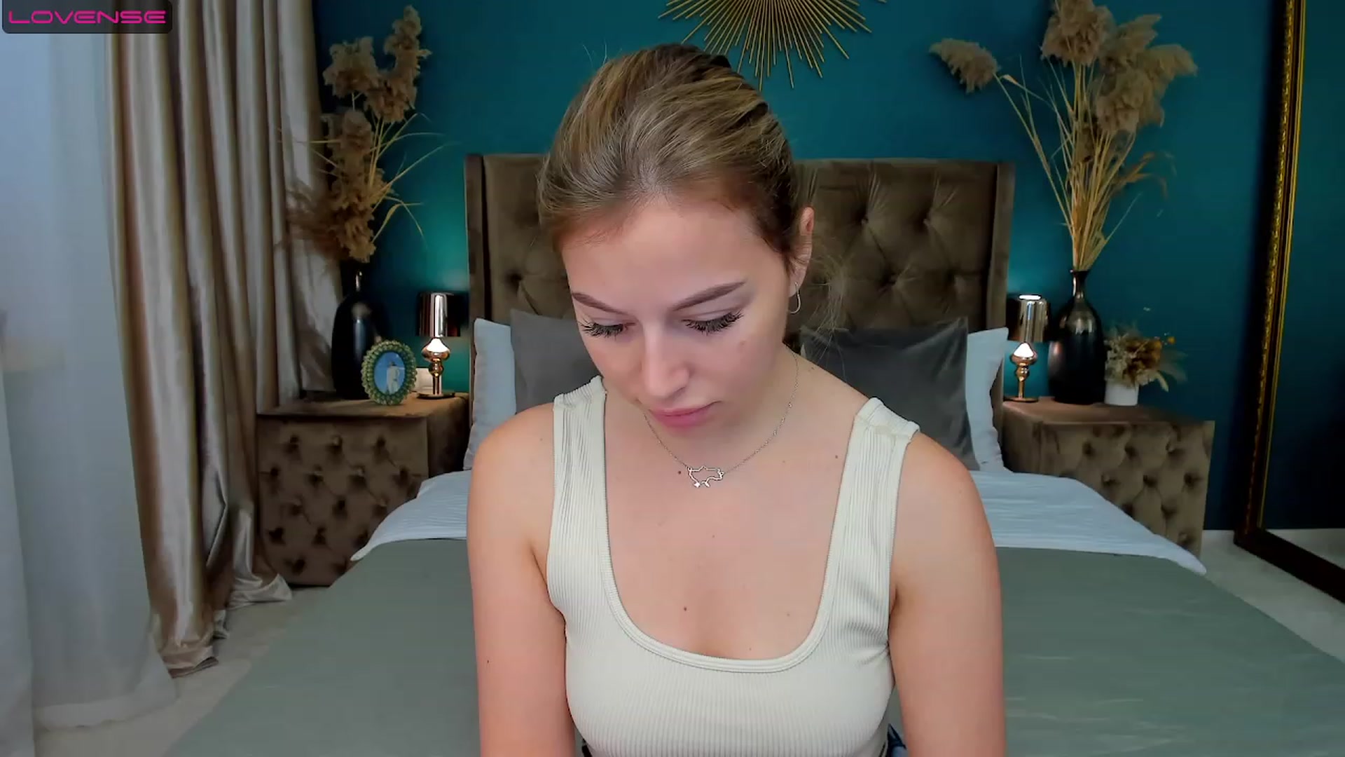Gallery image thumbnail from SofiBloom's myfreecams stream on, 08/16/2023, 12:08 image 18 of 20