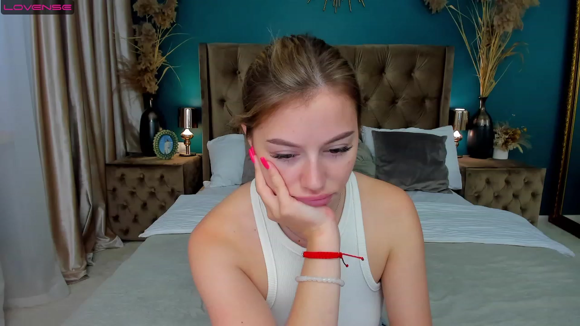 Gallery image thumbnail from SofiBloom's myfreecams stream on, 08/16/2023, 12:08 image 4 of 20
