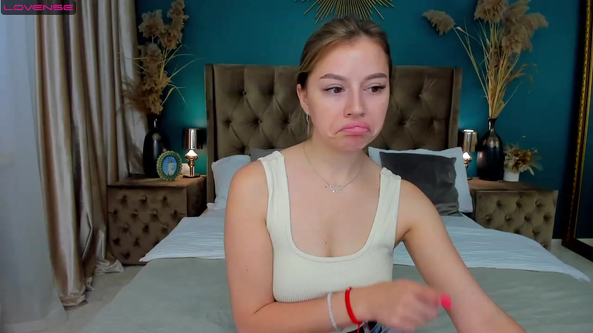 Gallery image thumbnail from SofiBloom's myfreecams stream on, 08/16/2023, 12:08 image 14 of 20