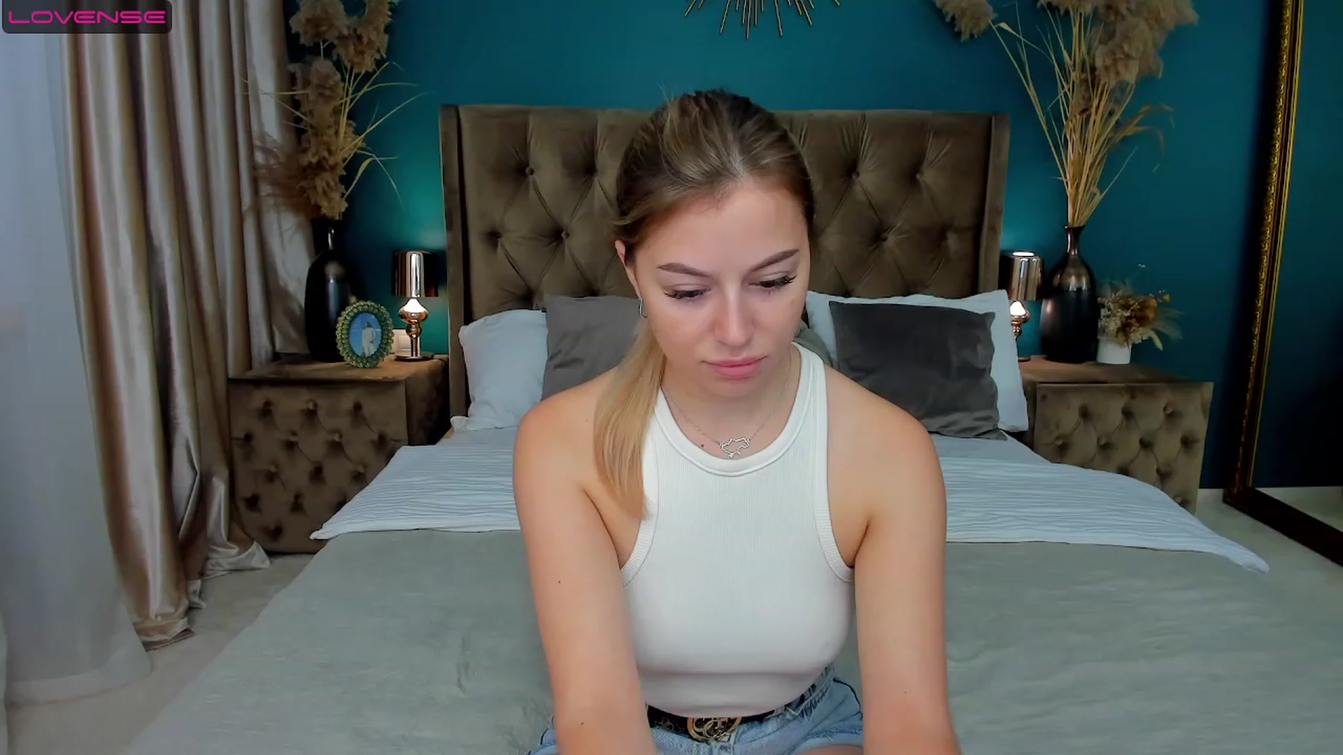 Gallery image thumbnail from SofiBloom's myfreecams stream on, 08/16/2023, 12:08 image 2 of 20