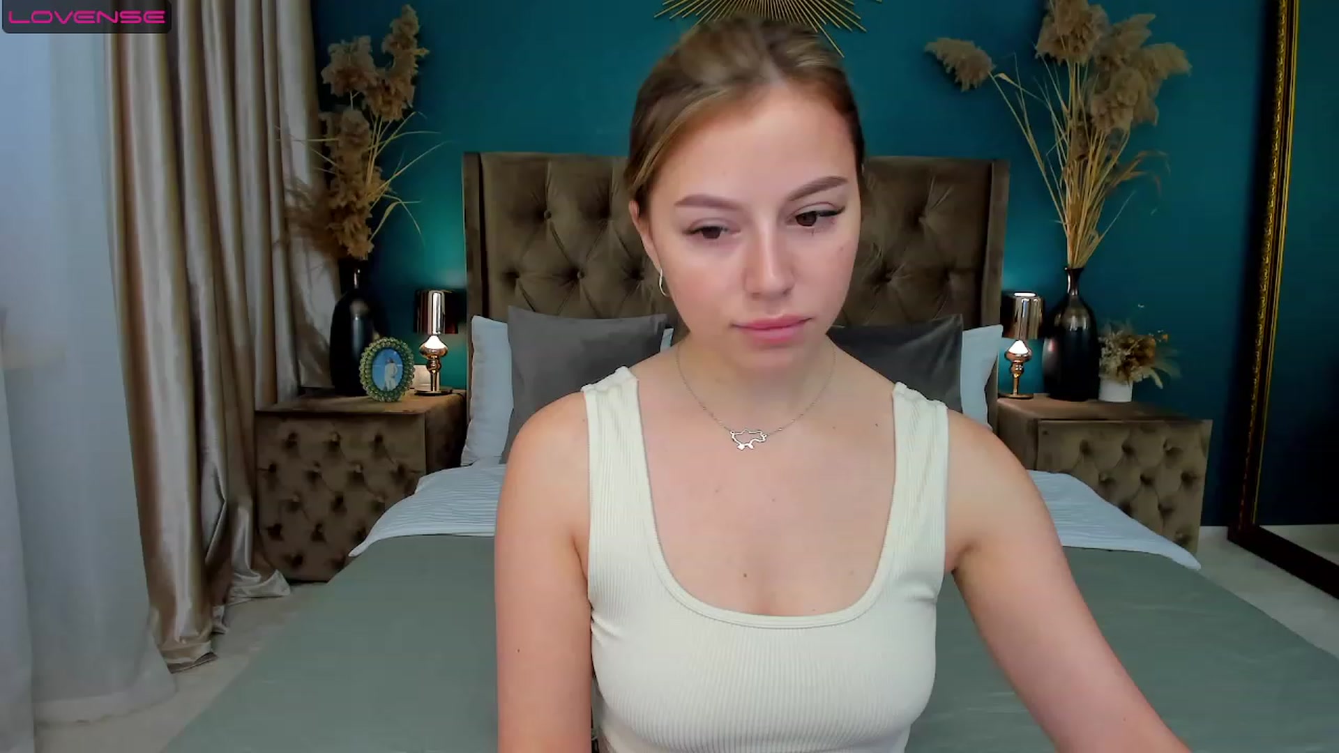 Gallery image thumbnail from SofiBloom's myfreecams stream on, 08/16/2023, 12:08 image 16 of 20