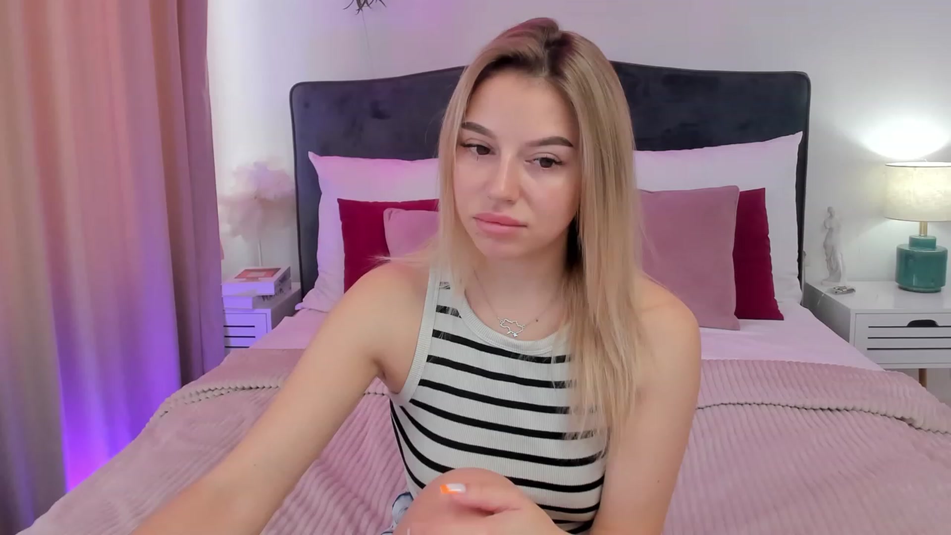 Gallery image thumbnail from SofiBloom's myfreecams stream on, 08/17/2023, 06:23 image 4 of 20