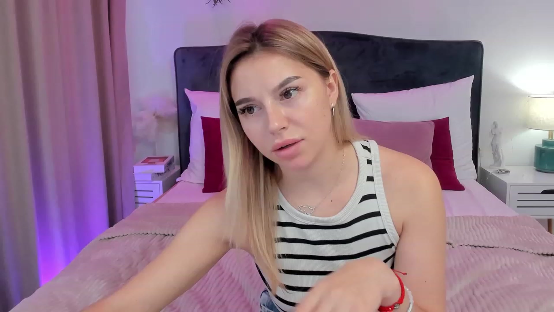 Gallery image thumbnail from SofiBloom's myfreecams stream on, 08/17/2023, 08:41 image 18 of 20