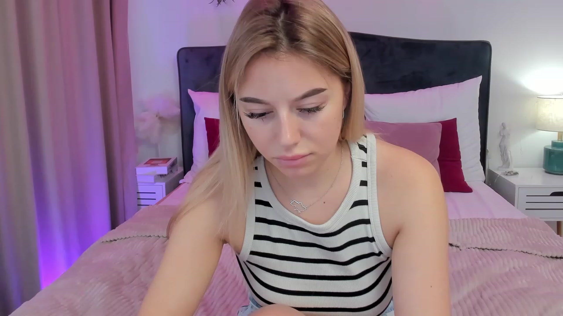 Gallery image thumbnail from SofiBloom's myfreecams stream on, 08/17/2023, 08:41 image 3 of 20