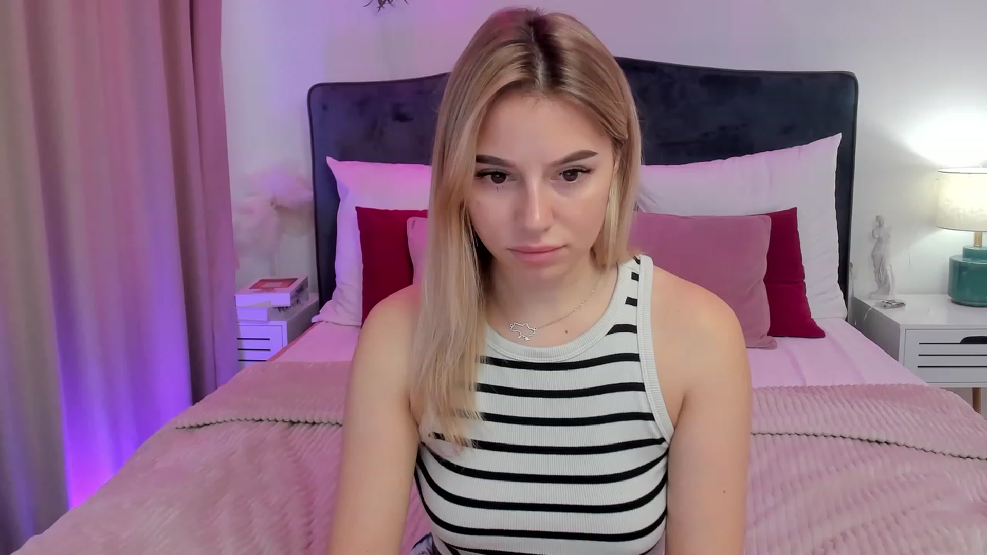 Gallery image thumbnail from SofiBloom's myfreecams stream on, 08/17/2023, 11:59 image 12 of 20