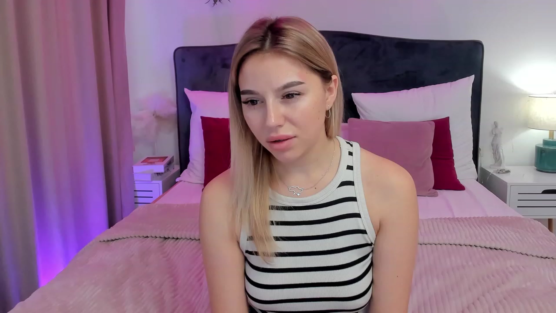 Gallery image thumbnail from SofiBloom's myfreecams stream on, 08/17/2023, 11:59 image 10 of 20