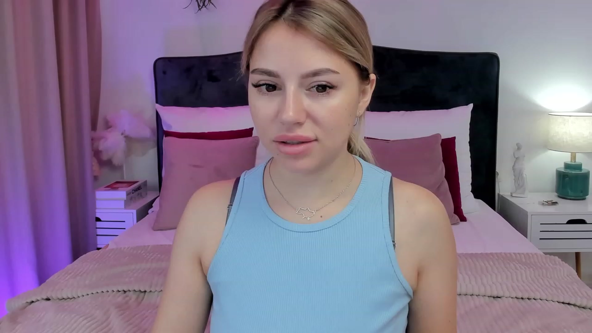 Gallery image thumbnail from SofiBloom's myfreecams stream on, 08/18/2023, 08:14 image 7 of 20