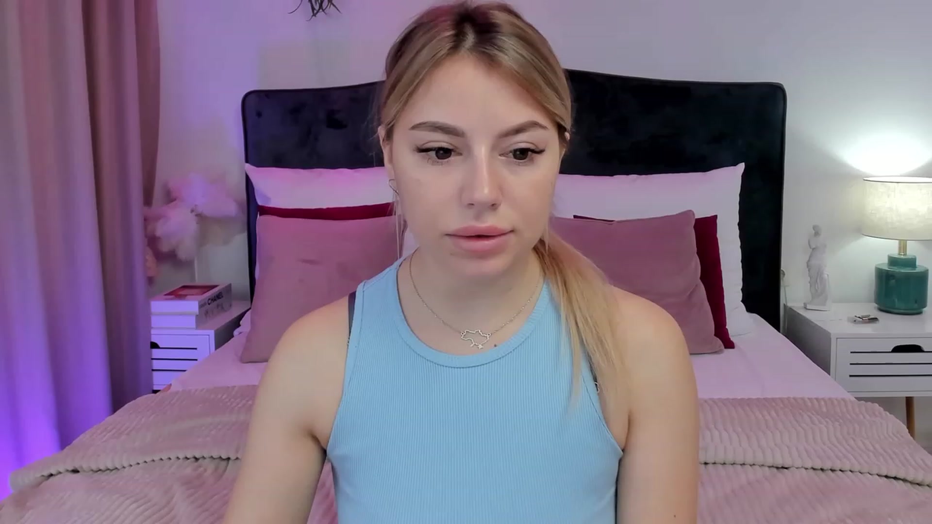 Gallery image thumbnail from SofiBloom's myfreecams stream on, 08/18/2023, 08:14 image 11 of 20