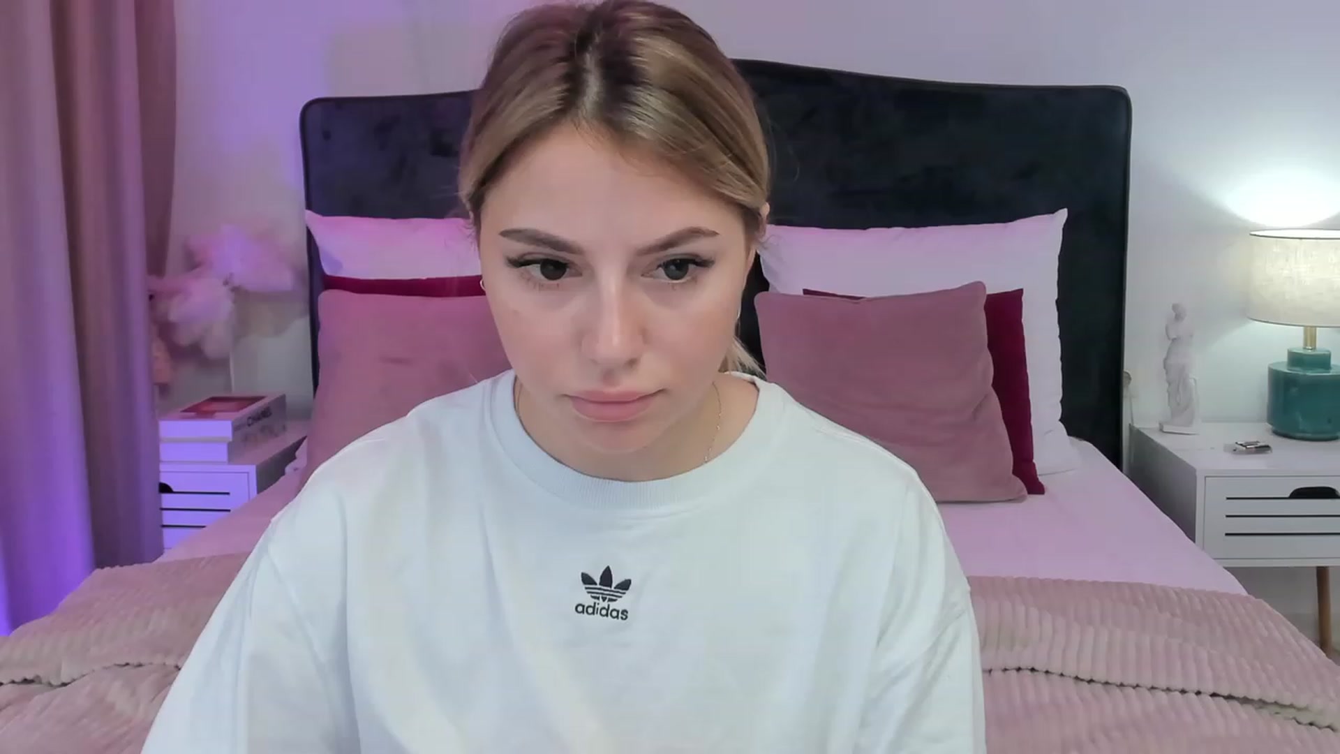 Gallery image thumbnail from SofiBloom's myfreecams stream on, 08/18/2023, 11:27 image 20 of 20