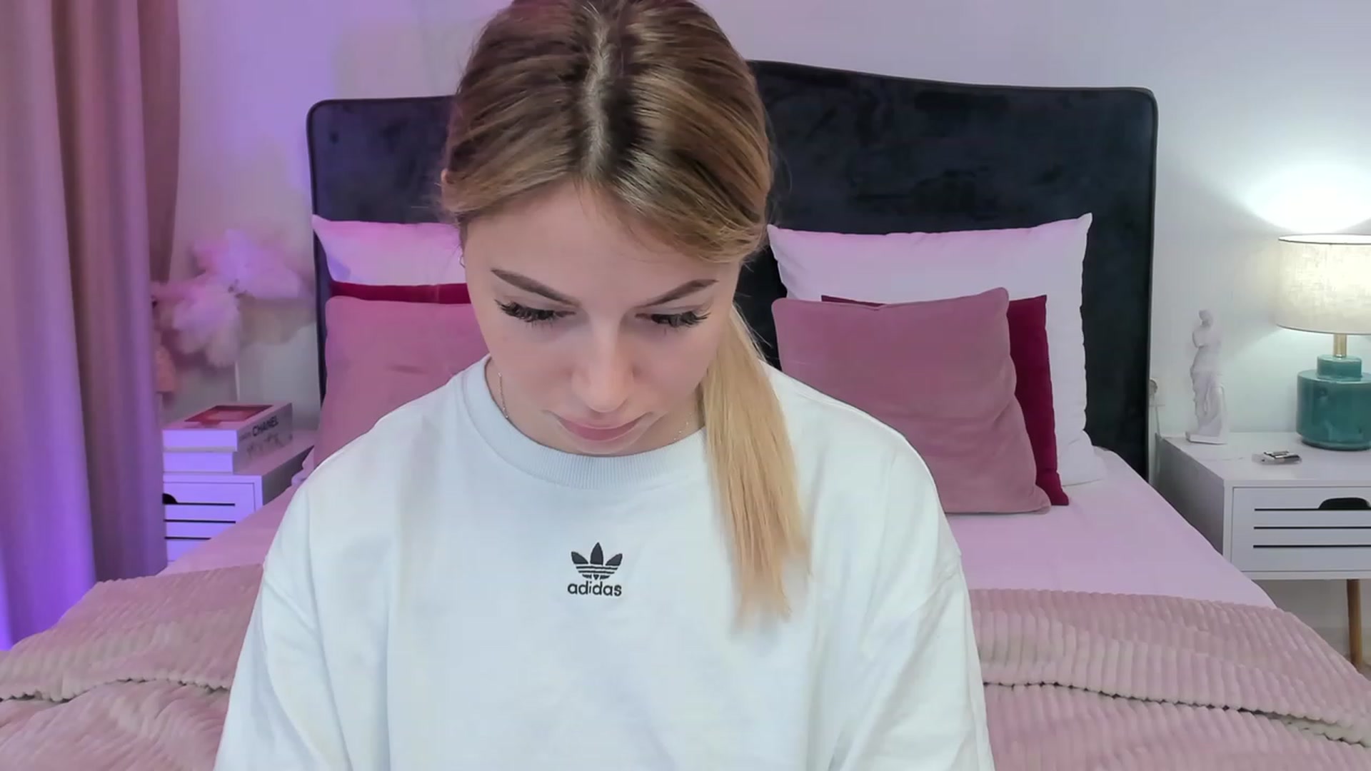 Gallery image thumbnail from SofiBloom's myfreecams stream on, 08/18/2023, 11:27 image 11 of 20