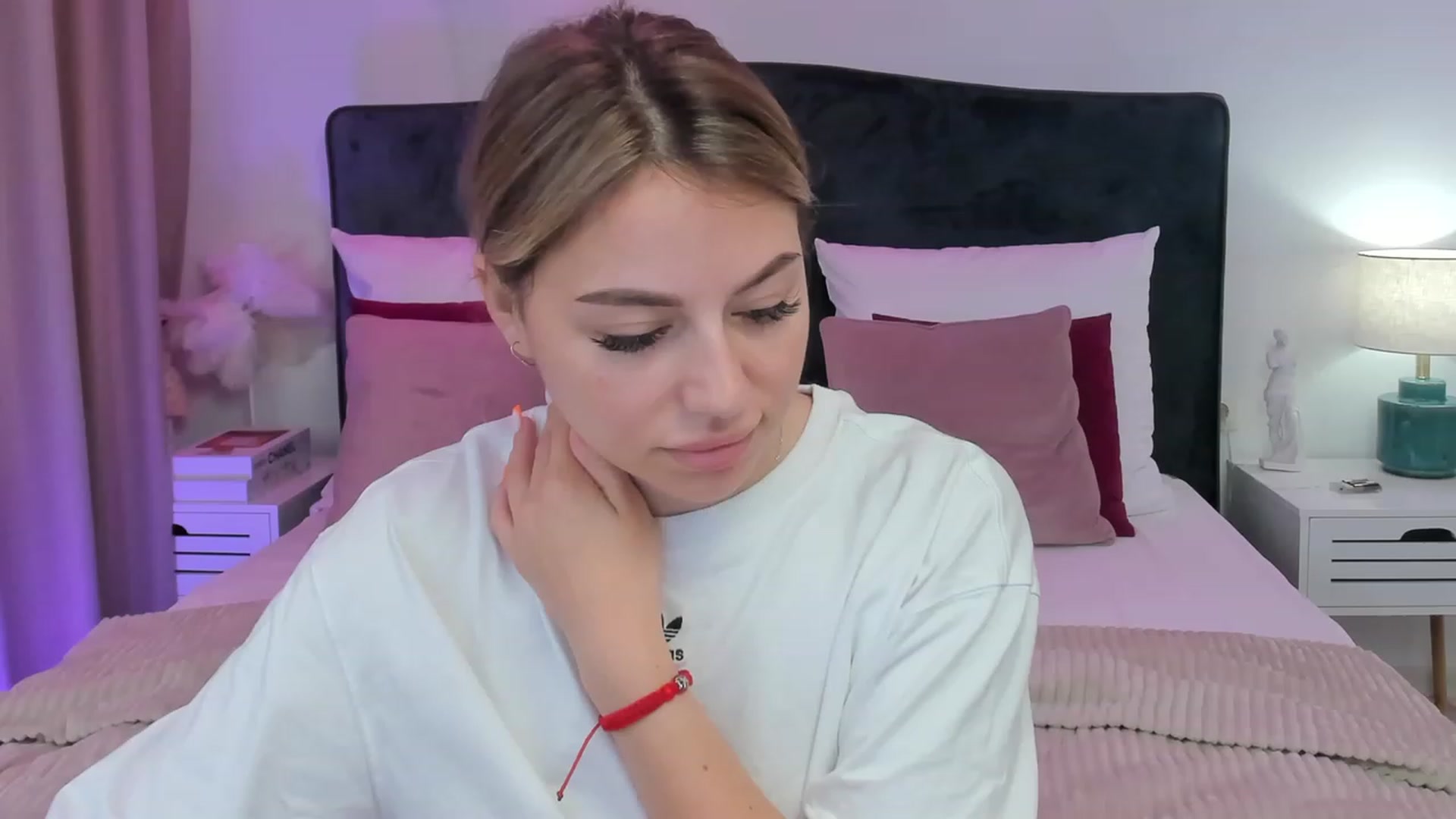 Gallery image thumbnail from SofiBloom's myfreecams stream on, 08/18/2023, 11:27 image 16 of 20