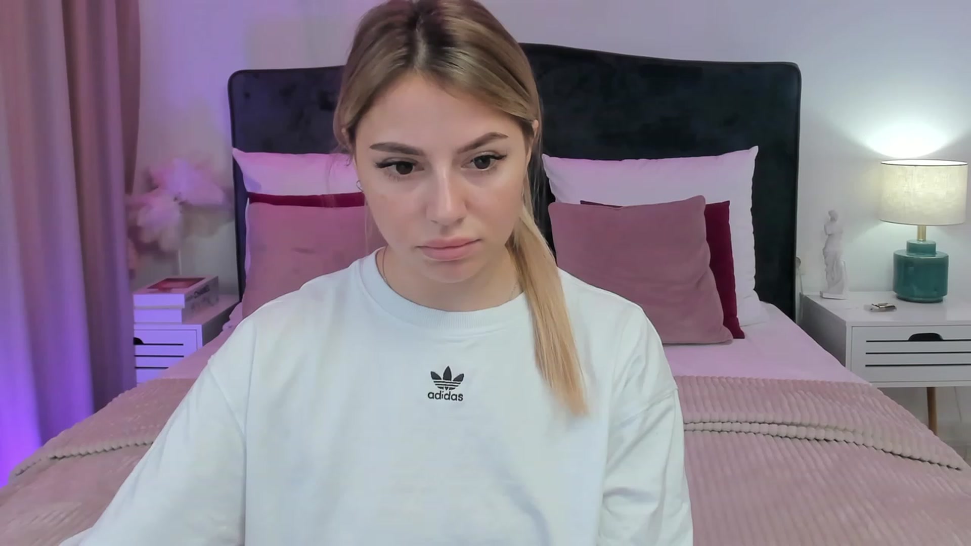 Gallery image thumbnail from SofiBloom's myfreecams stream on, 08/18/2023, 12:00 image 8 of 20