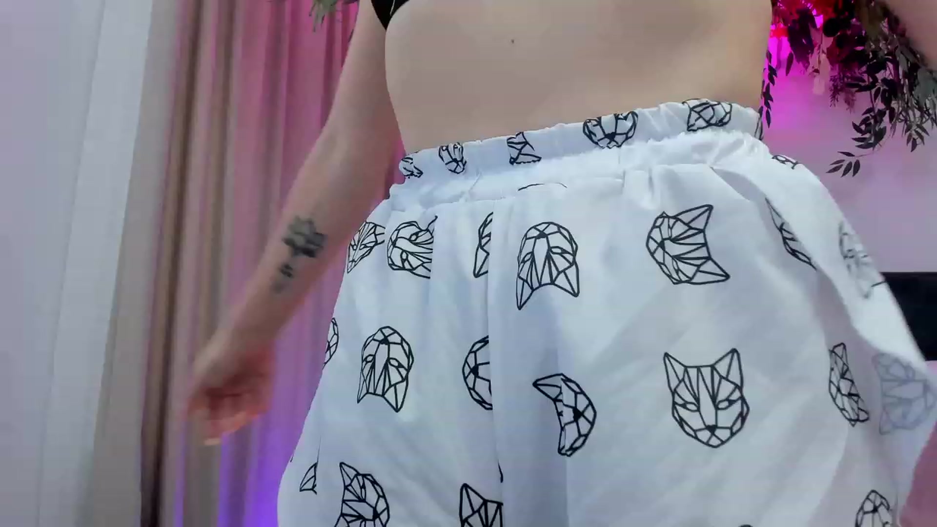 Gallery image thumbnail from SofiBloom's myfreecams stream on, 08/19/2023, 11:55 image 6 of 20